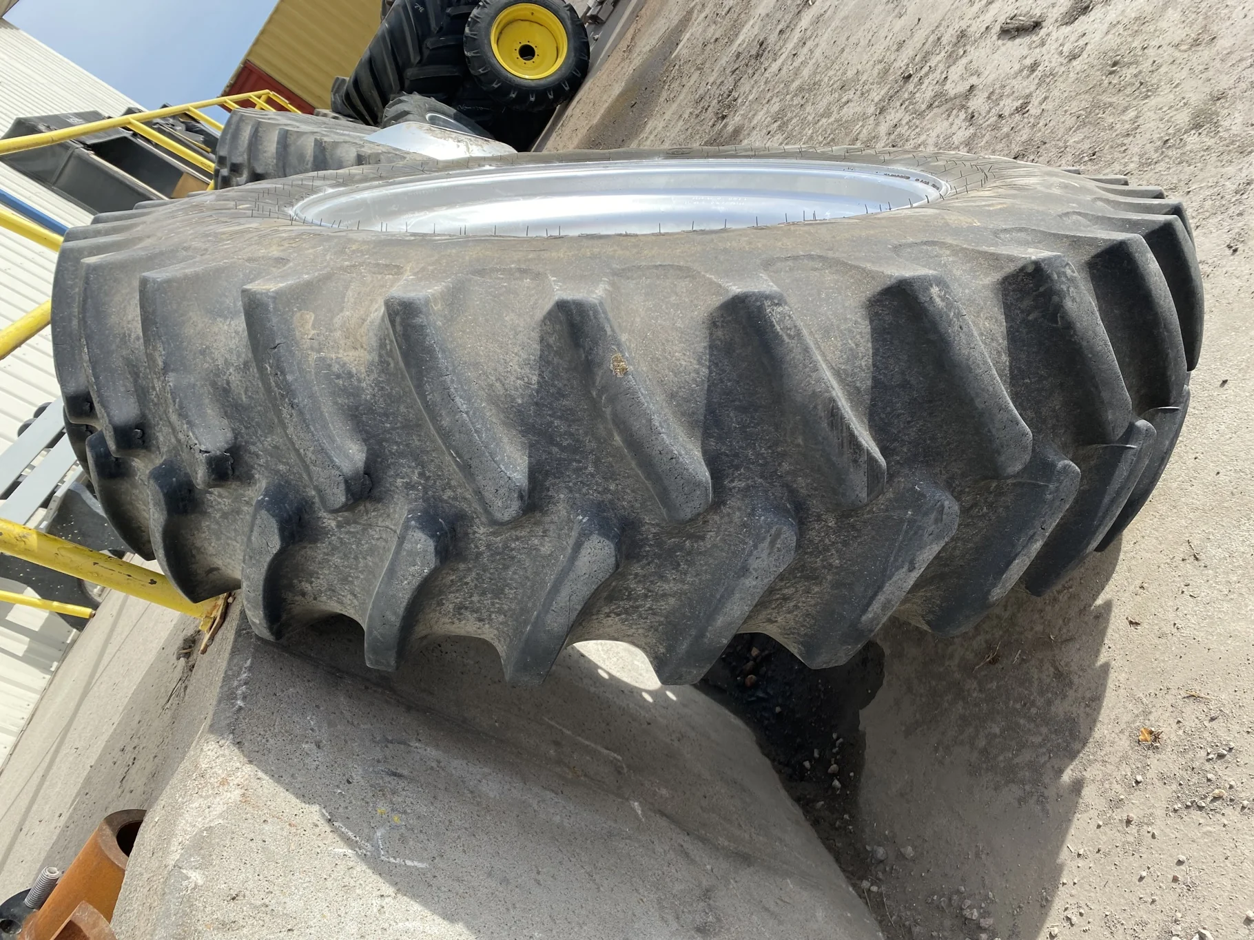Used 480/80R42 151B Firestone Radial All Traction 23 R-1 TL 90-95% On 16 x 42 Case Silver Outside Du image 3