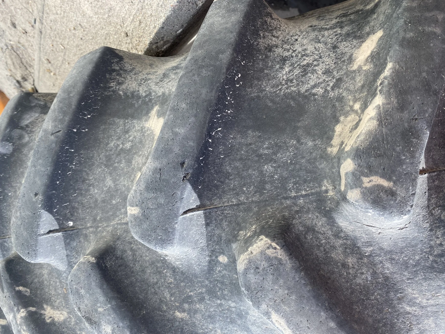 Used 480/80R42 151B Firestone Radial All Traction 23 R-1 TL 90-95% On 16 x 42 Case Silver Outside Du image 7