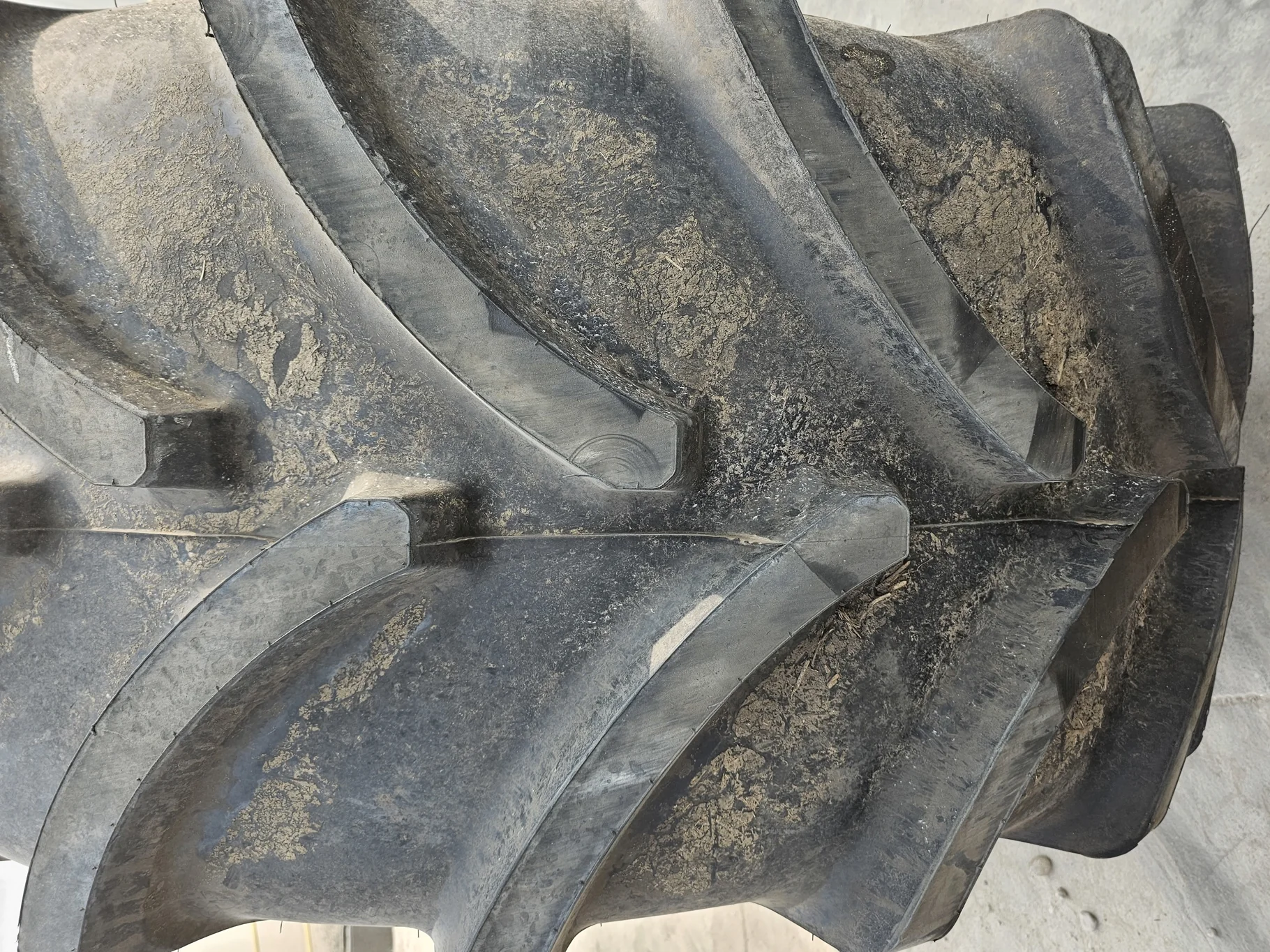 Take-Off 800/70R38 173D Firestone Maxi Traction R-1W TL 95-100% 25 x 38 10 Bolt (.937) Yellow Wheel image 4