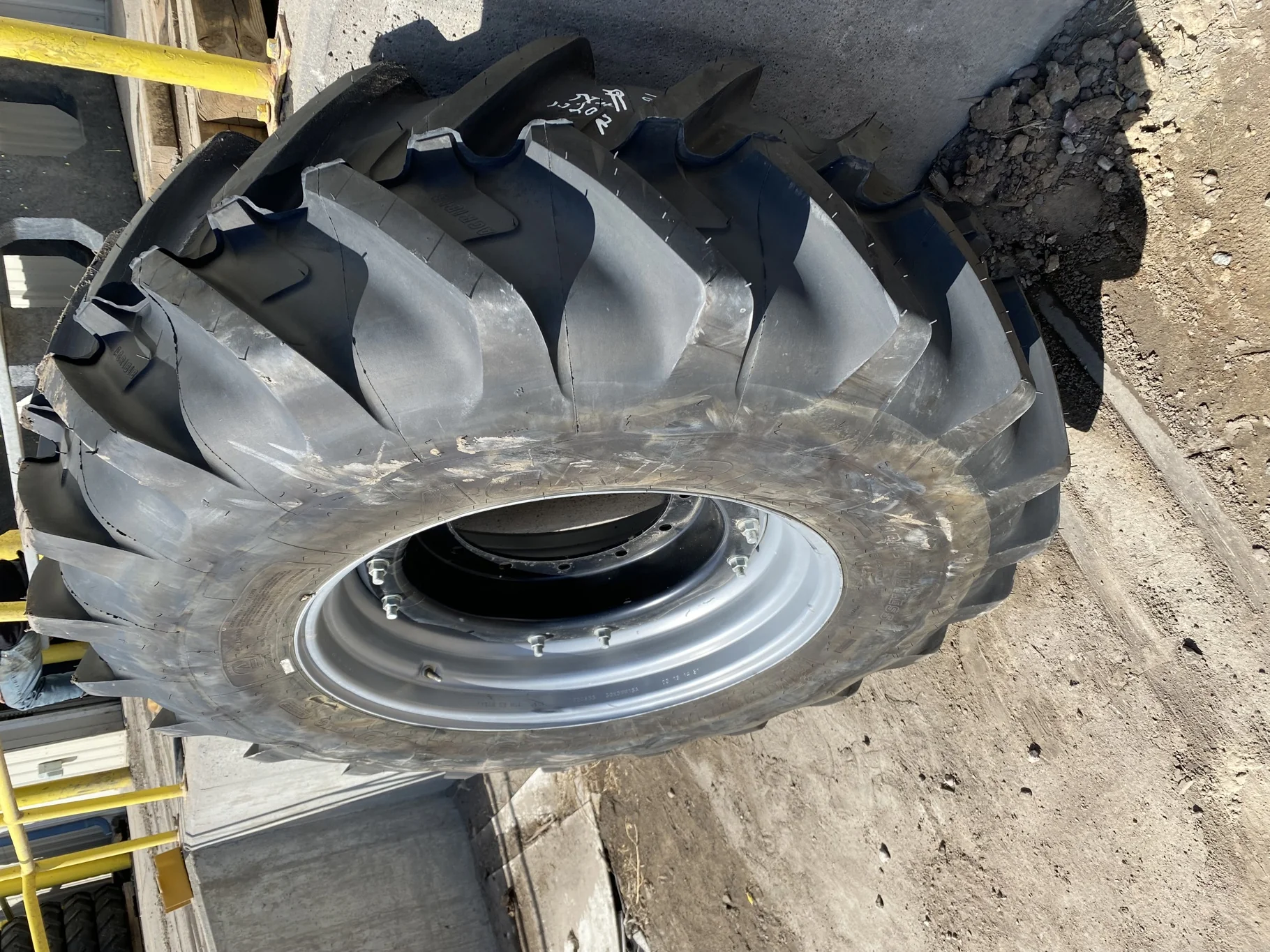 Take-Off 420/90R30 Michelin AgriBib R-1W 147A8/147B TL on a 15 X 30 CIH Silver Waffle Wheel (2 Bolt)