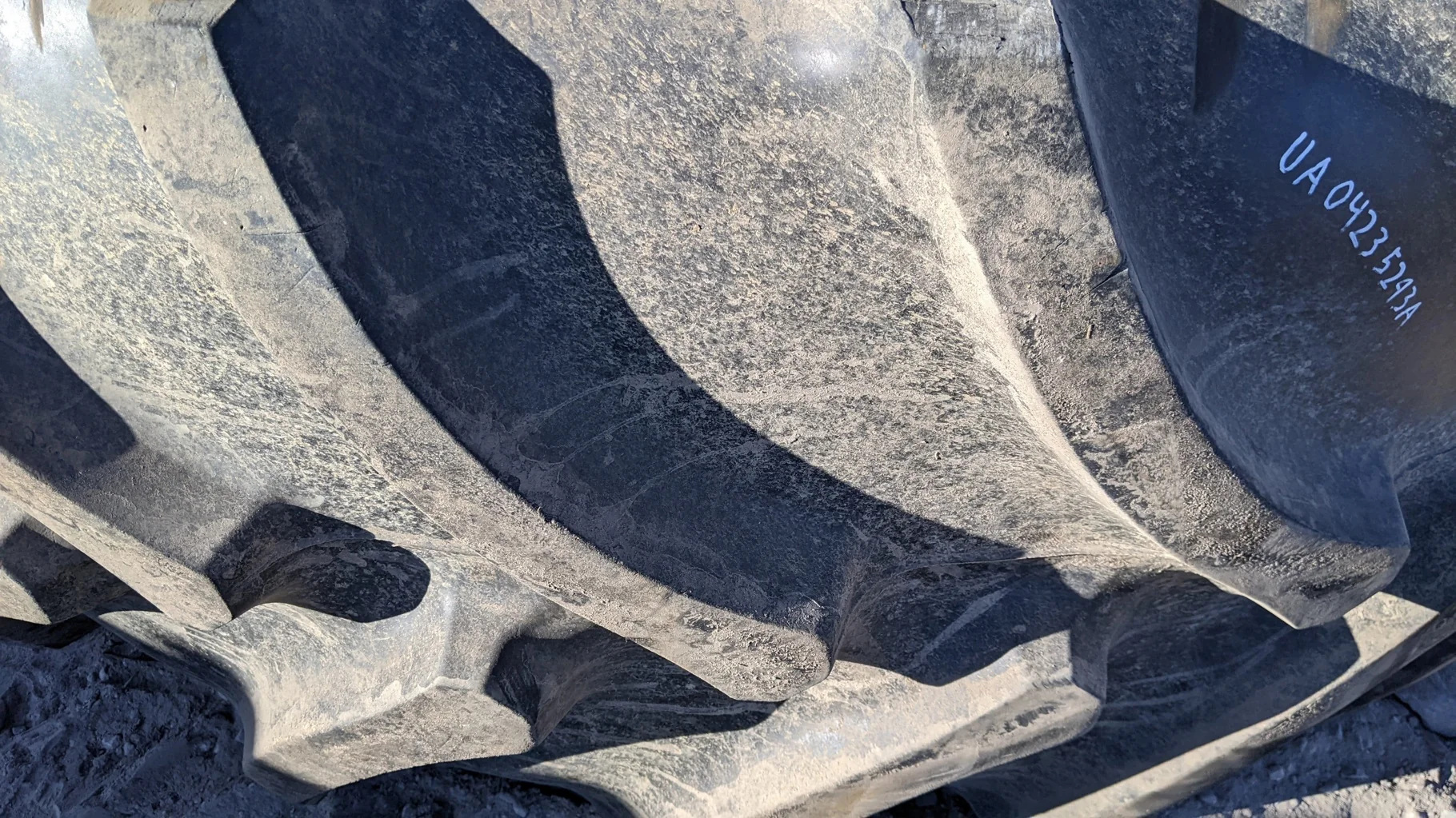 Used 710/70R42 Firestone Maxi Traction R-1W 168DA8 TL 85% on a 23 x 42 JD Yellow 12 Bolt (.945 image 6
