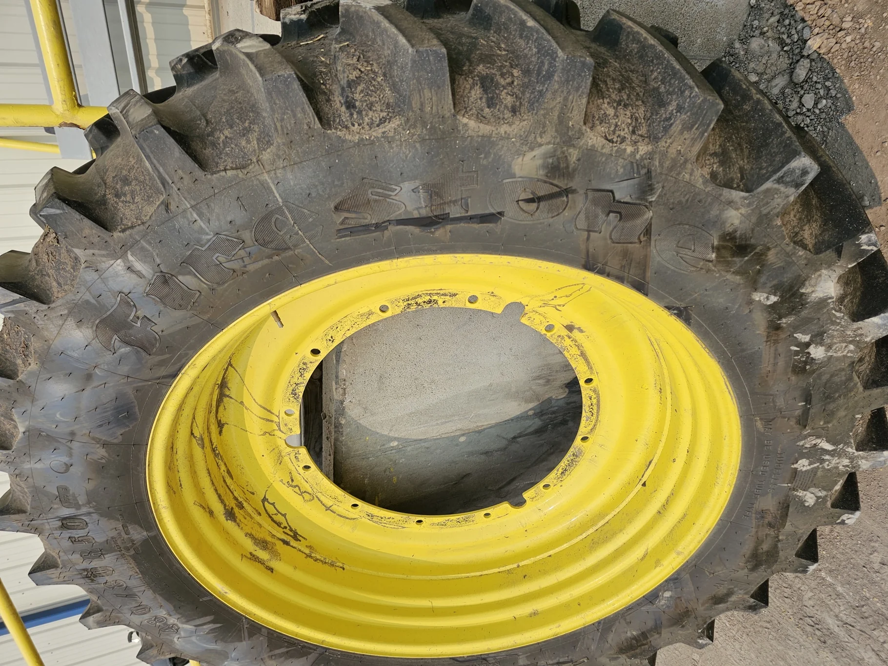 USED 480/80R50 Firestone Radial Deep Tread 23 R-1W (159B) TL 95% on 15 X 50 12-32.047-30.17 JD Y Stu