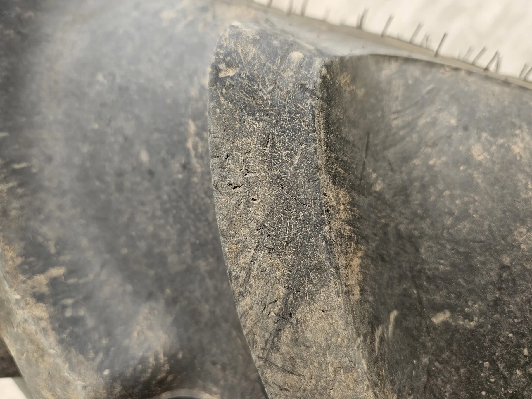 USED 420/85R34 Firestone Radial All Traction DT R-1W (147B) TL 98% on a 15 X 34 JD Yellow Waff image 4