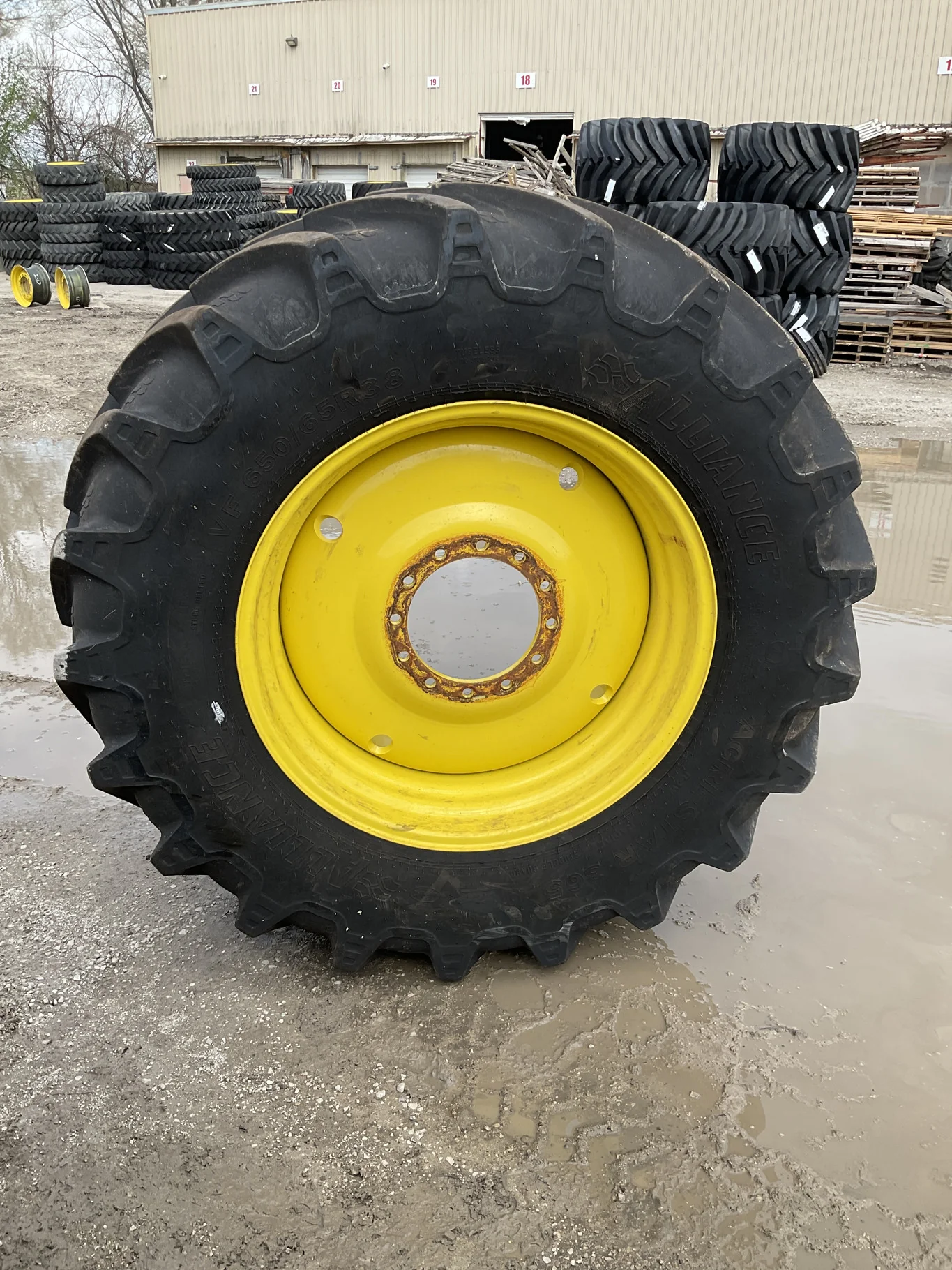 Used VF650/65R38 175D Alliance Agri-Star 365R TT R-1W 85-90% On 20 x 38 12-13.976-11.857-1 6"BS image 2
