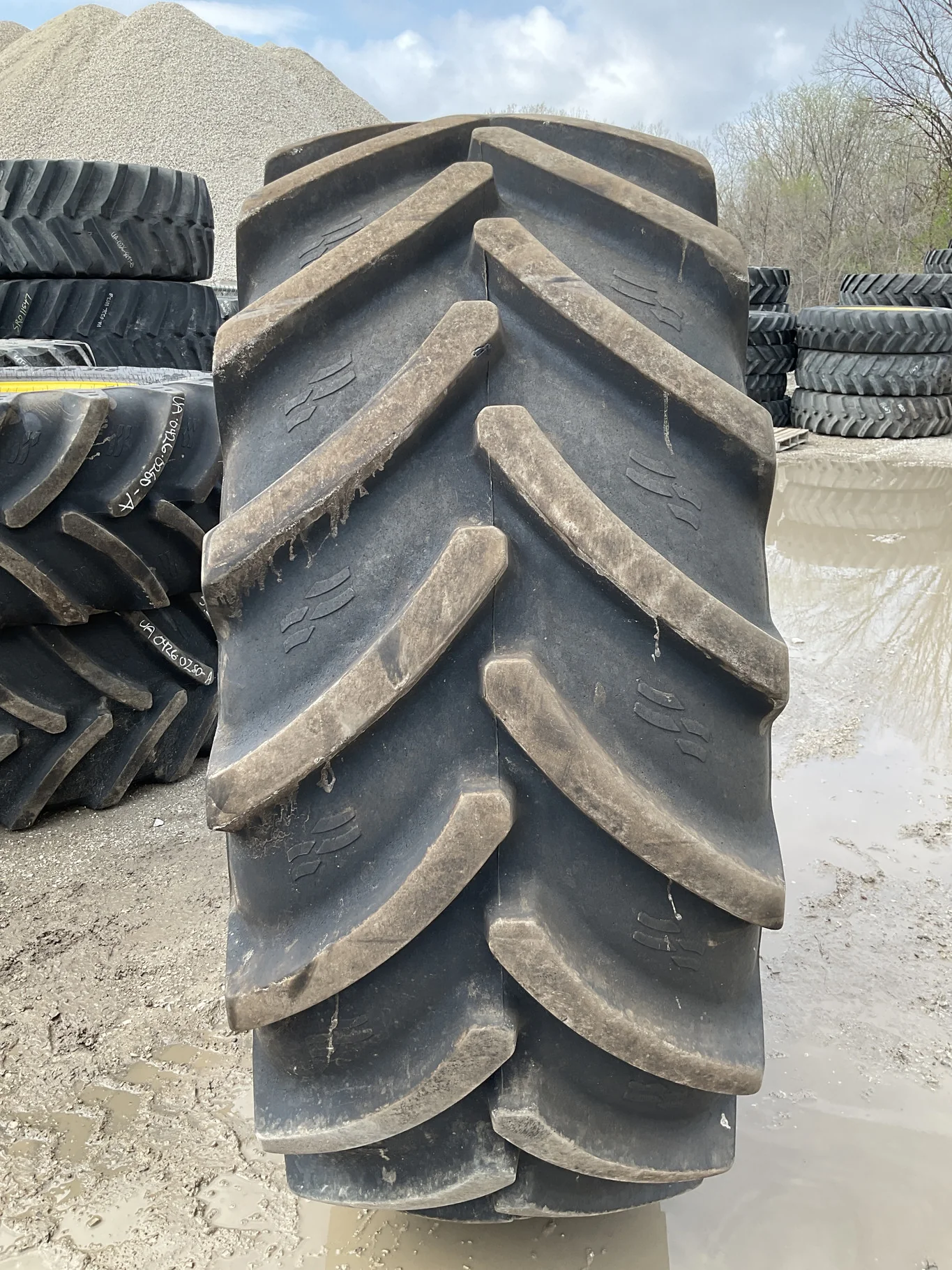Used VF650/65R38 175D Alliance Agri-Star 365R TT R-1W 85-90% On 20 x 38 12-13.976-11.857-1 6"BS image 3
