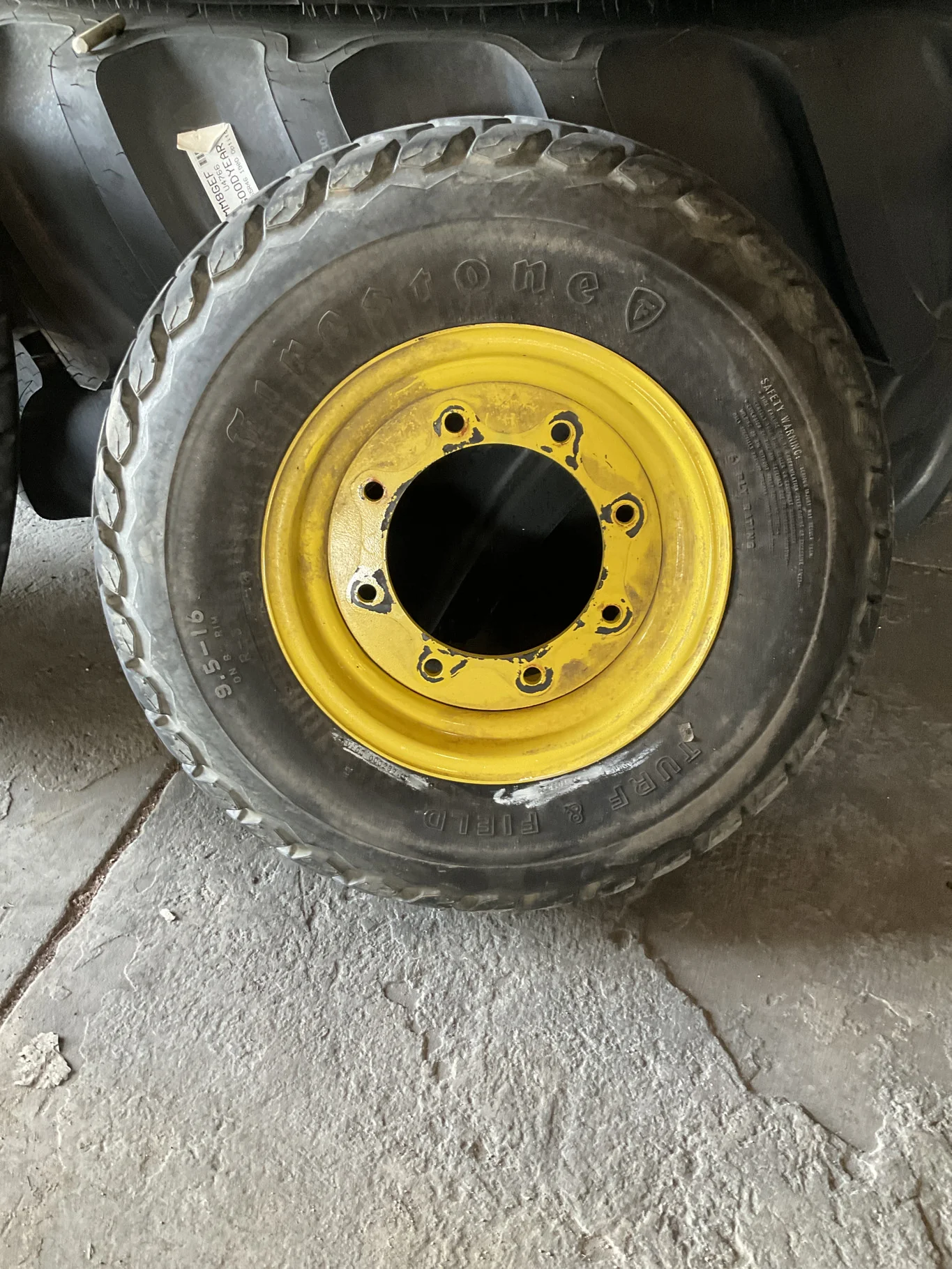 Used 9.5-16 6-ply Firestone Turf & Field TL R-3 90-95% On 8 x 16 8-10.82-8.78 2.75"BS Yellow Dual