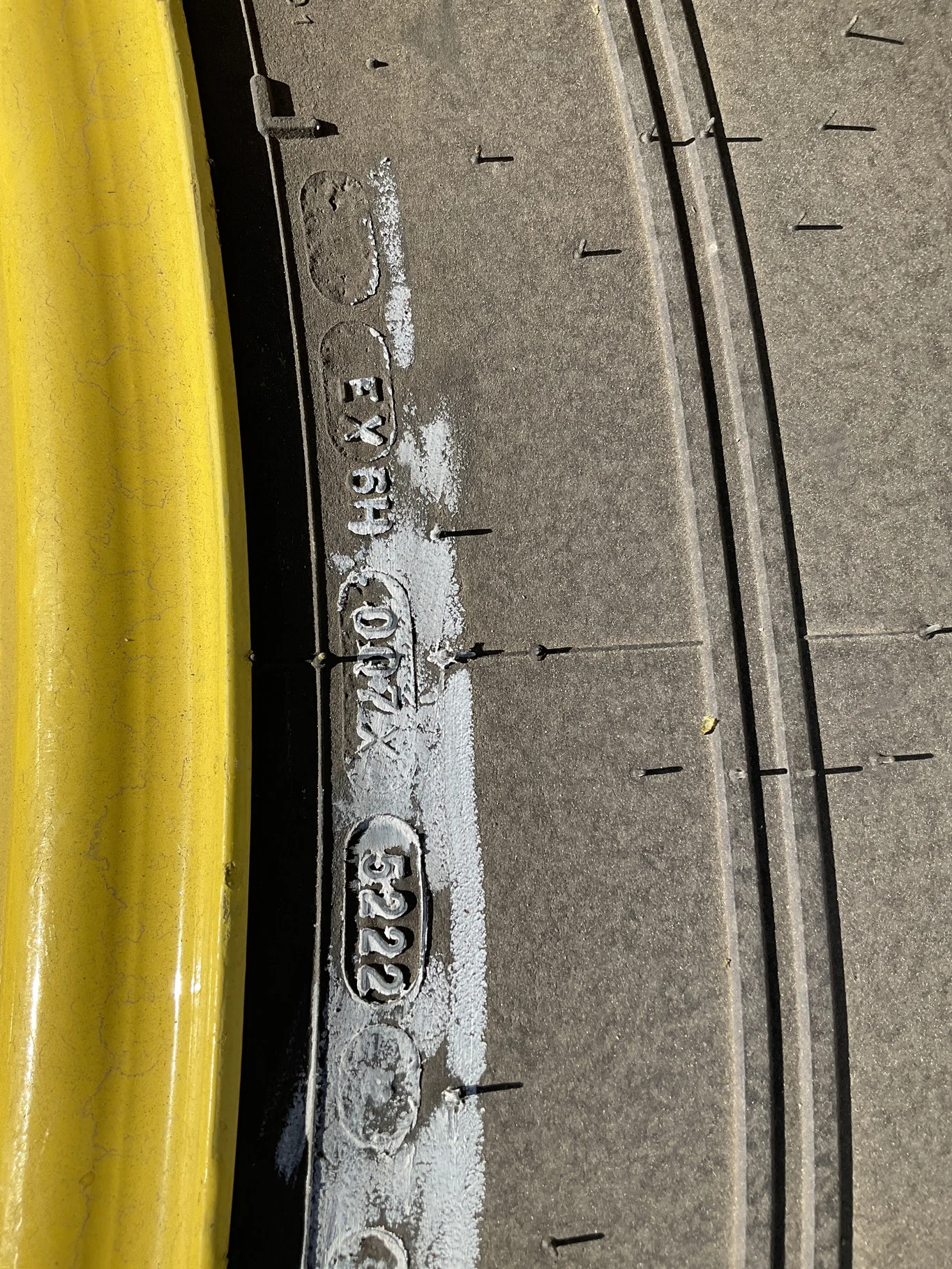 Used 480/80R50 159A8 Michelin Agribib2 TL R-1W 85-90% On 15 x 50 12-32.047-30.078 5"BS Titan Yellow image 3