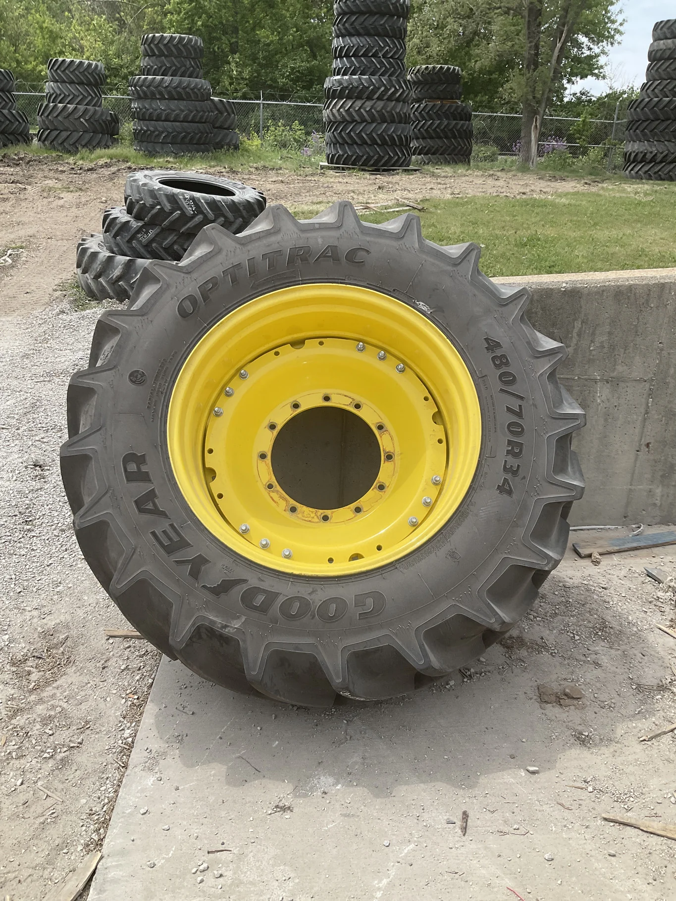 Used 480/70R34 155D Goodyear Optitrac TL R-1W 90-95% On 15 x 34 12-16.732-14.620 11.5"BS TitanYellow