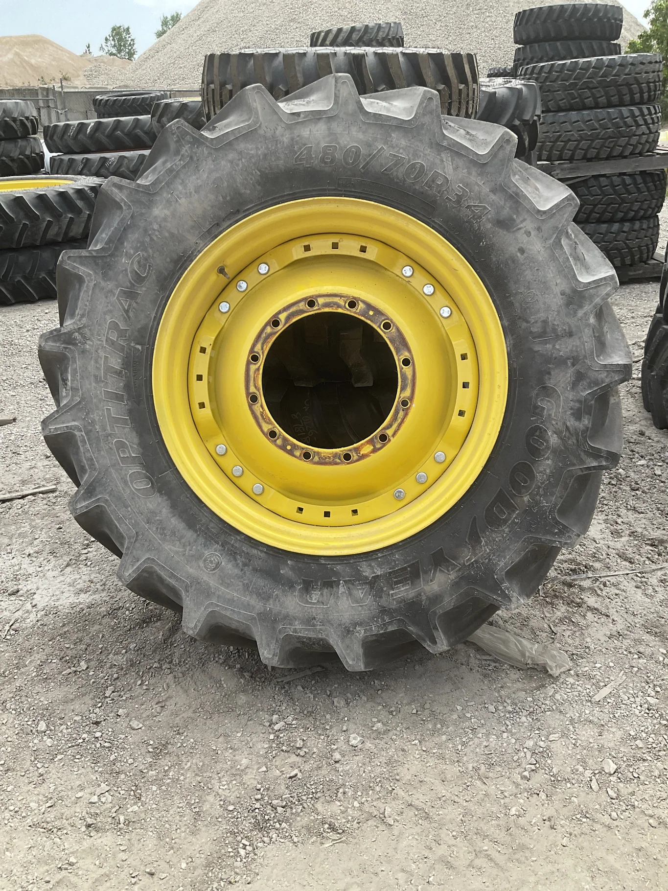 Used 480/70R34 155D Goodyear Optitrac TL R-1W 90-95% On 15 x 34 12-16.732-14.620 11.5"BS TitanYellow image 2