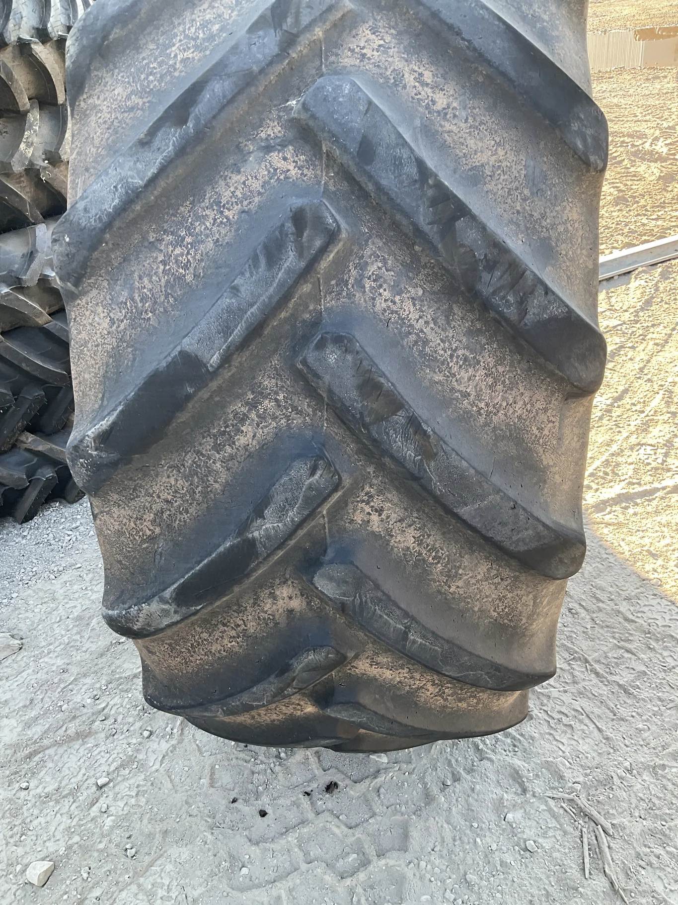 Used 600/70R30 152D Mitas SFT TL R-1 45-50% On 20 x 30 12-16.732-14.040 12"BS Yellow Dual image 3