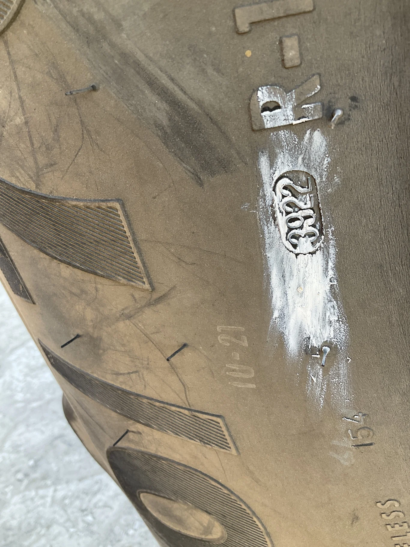 Used 600/70R30 152D Mitas SFT TL R-1 45-50% On 20 x 30 12-16.732-14.040 12"BS Yellow Dual image 5