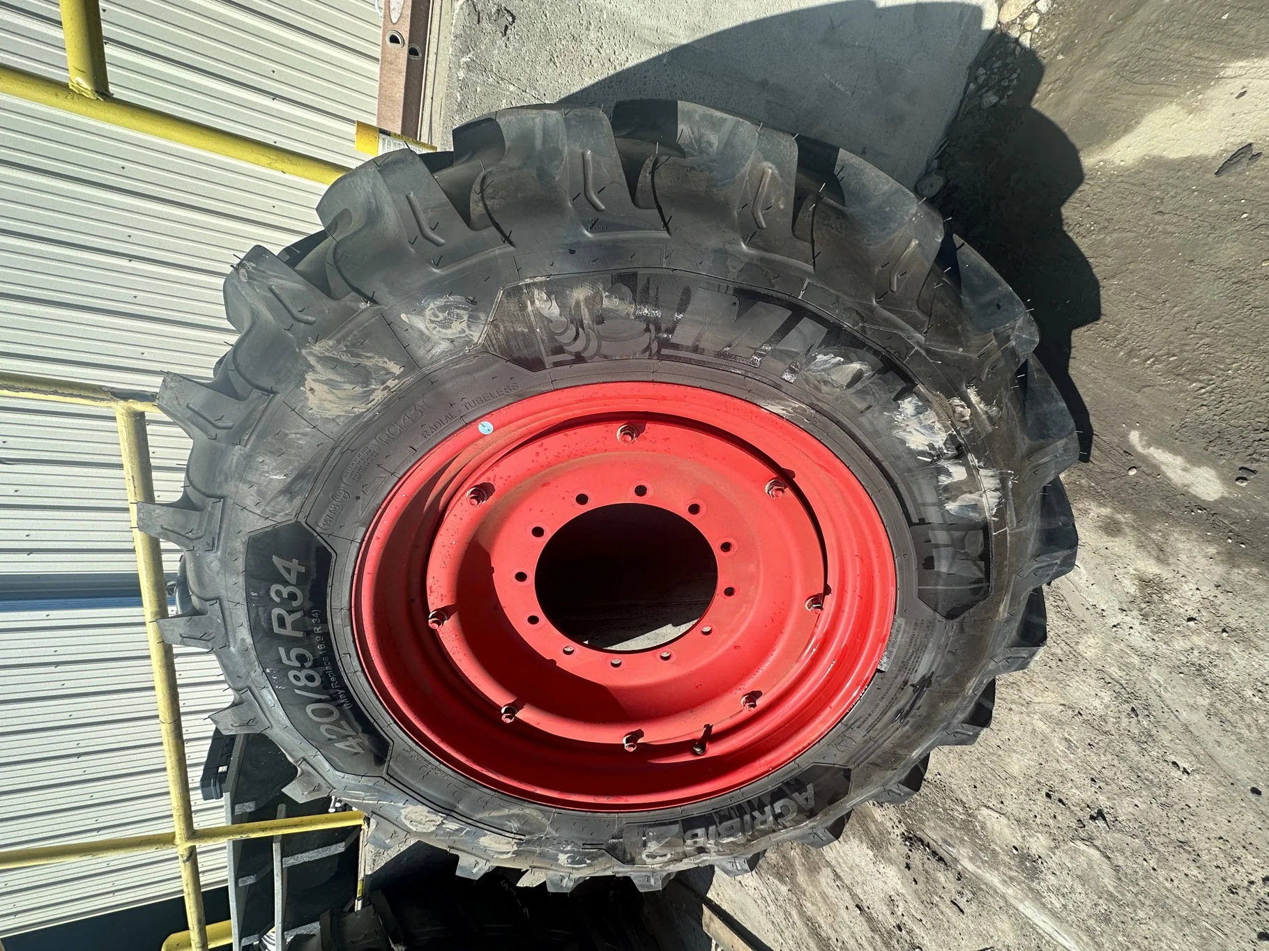 Take-Off 420/85R34 16.9R34 147A8/147B Michelin AgriBib 2 R-1W TL On 14 X 34 12B FR Wheel w/Disc