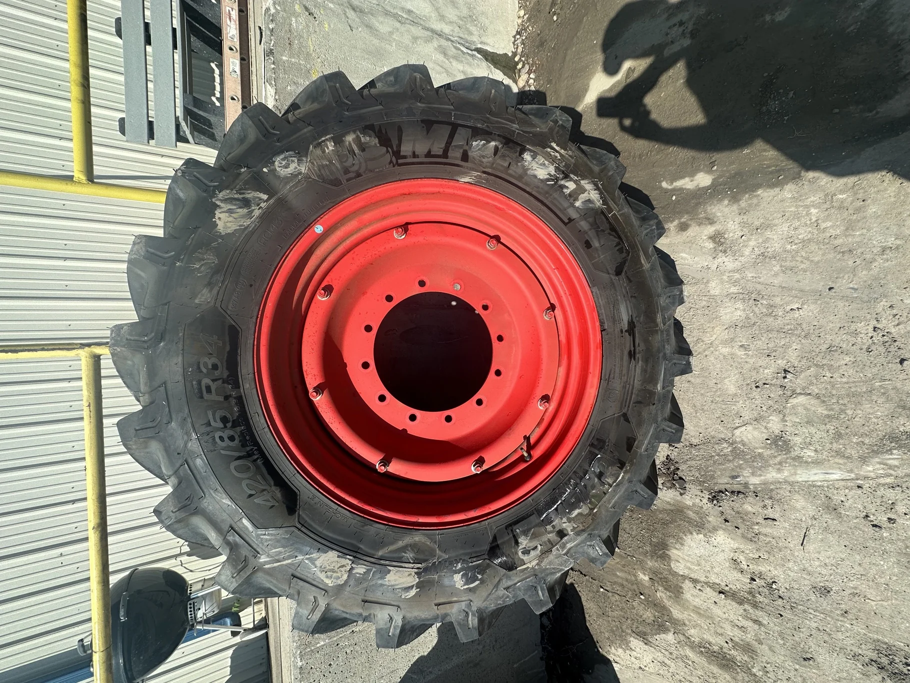 Take-Off 420/85R34 16.9R34 147A8/147B Michelin AgriBib 2 R-1W TL On 14 X 34 12B FR Wheel w/Disc image 2