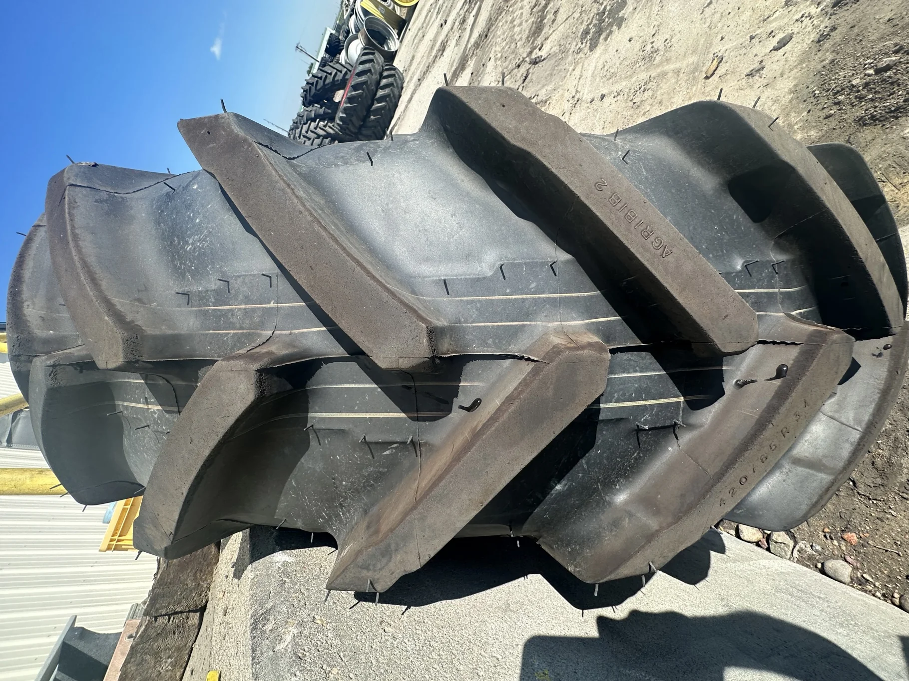 Take-Off 420/85R34 16.9R34 147A8/147B Michelin AgriBib 2 R-1W TL On 14 X 34 12B FR Wheel w/Disc image 4