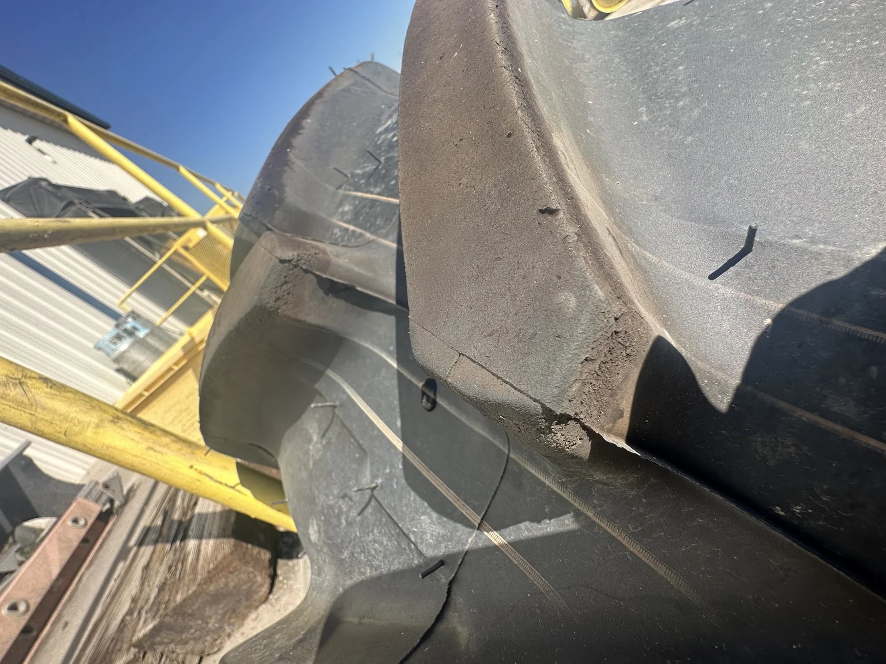 Take-Off 420/85R34 16.9R34 147A8/147B Michelin AgriBib 2 R-1W TL On 14 X 34 12B FR Wheel w/Disc image 5