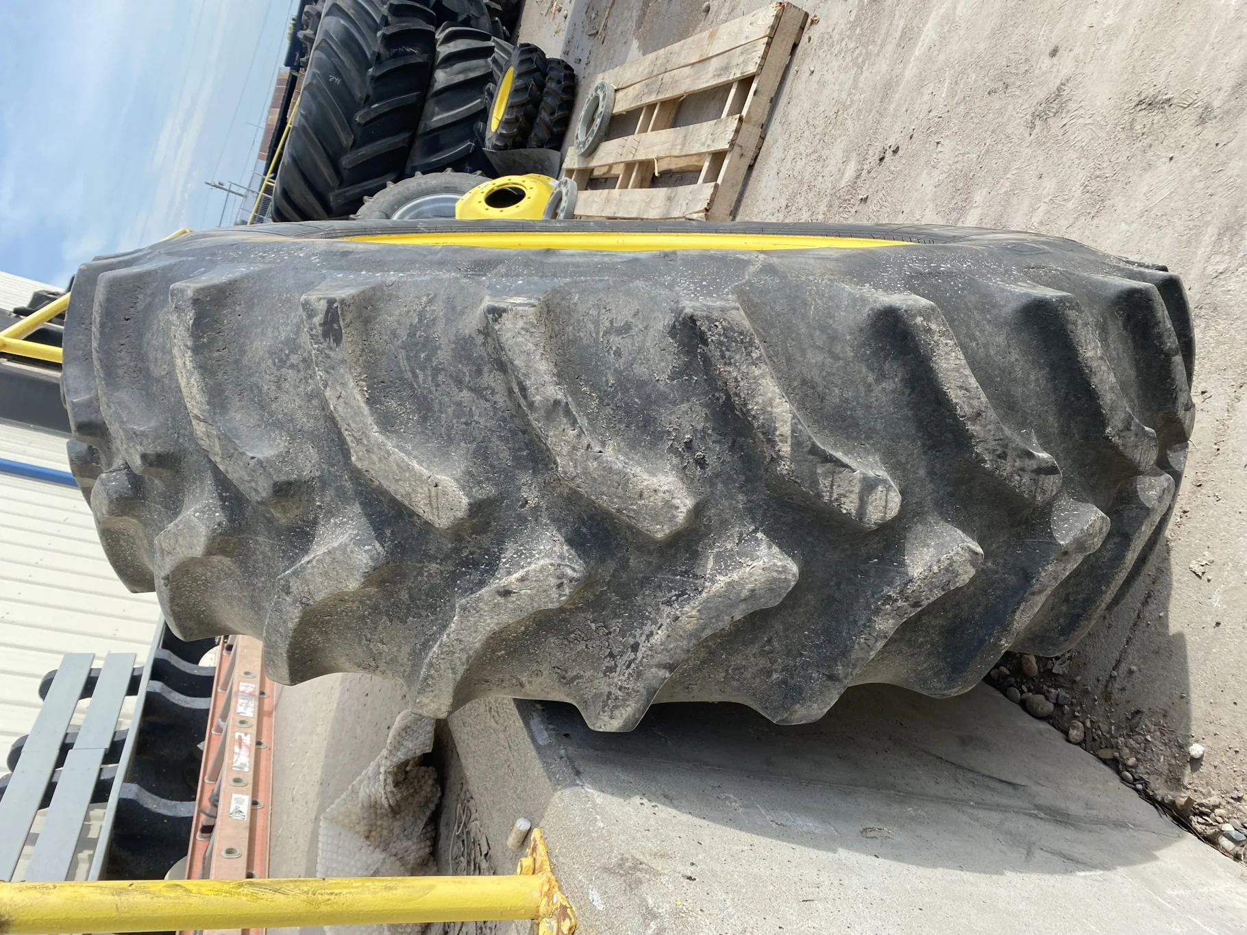 Used 80% 520/85R42 Goodyear Ultra Torque DT712 157A8 R1 on 18 x 42 JD 10-13.19-11 Outside Dolly Dual image 4