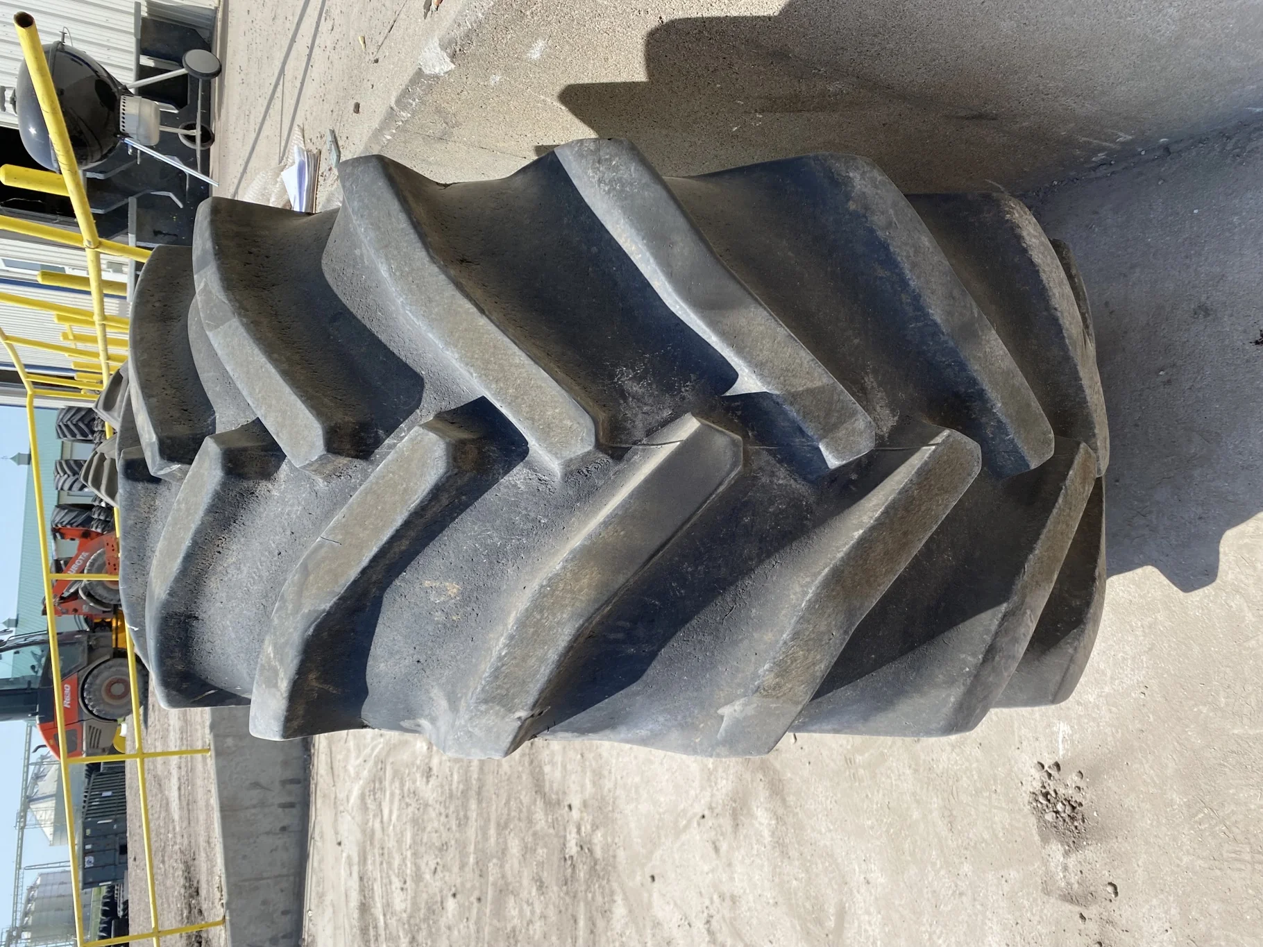 Used LSW 710/60R30 Goodyear Super Traction Radial (177D) 85% mounted on 25 x 30 JD Yellow 12 B image 3