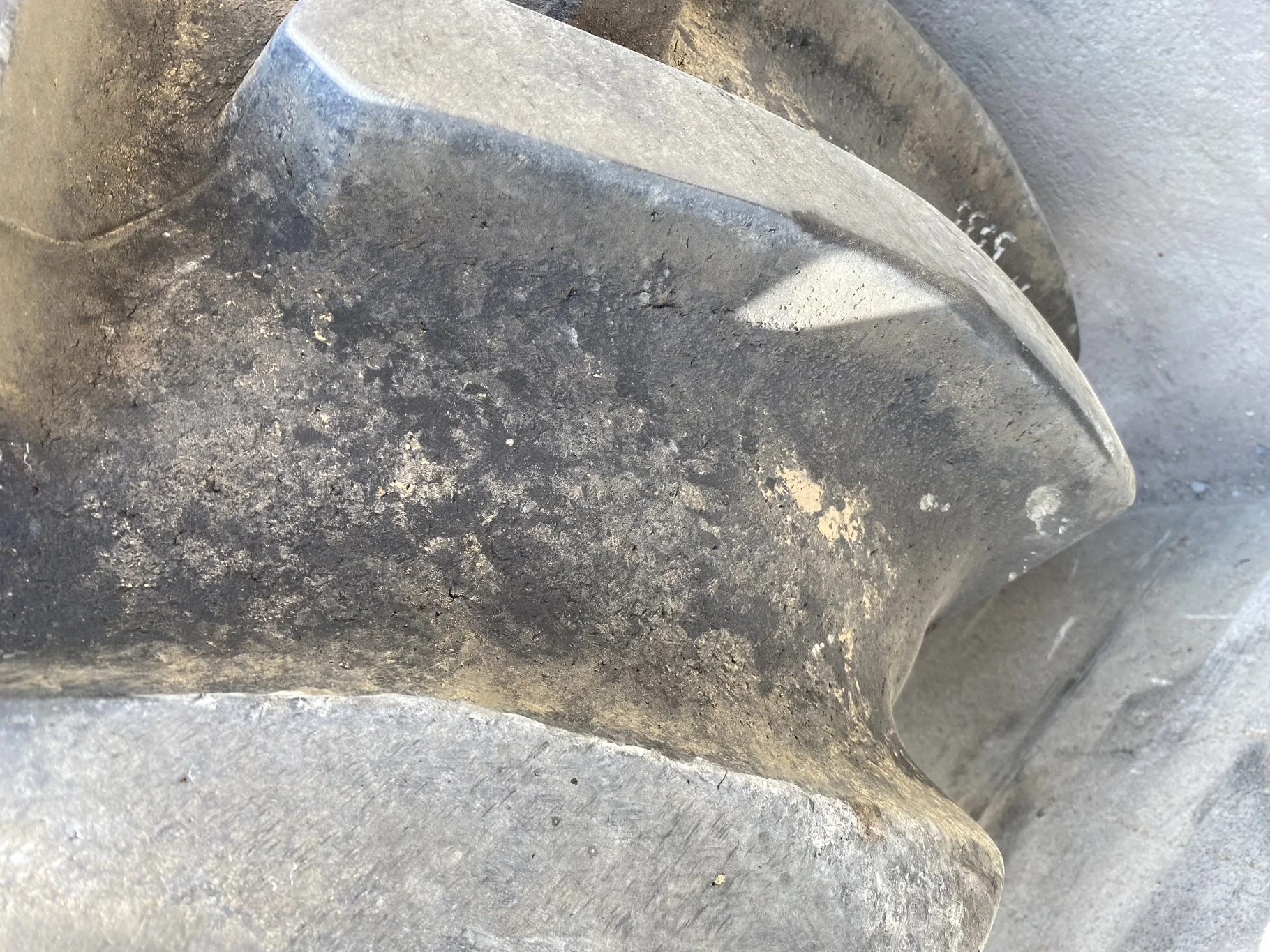Used LSW 710/60R30 Goodyear Super Traction Radial (177D) 85% mounted on 25 x 30 JD Yellow 12 B image 9