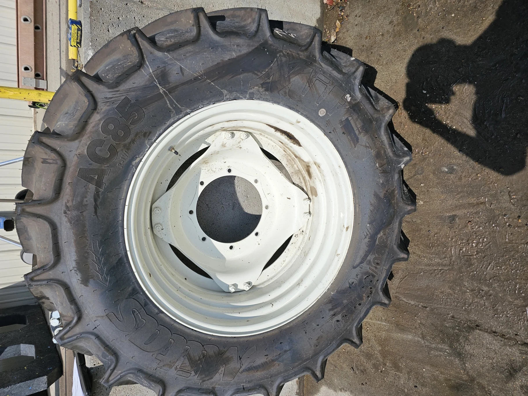 Take-Off 380/85R30 14.9R30 135A8/135B Mitas AC85 TL 12 x 30 4/2 Clamp NH White Wheel w/28" Disc image 2