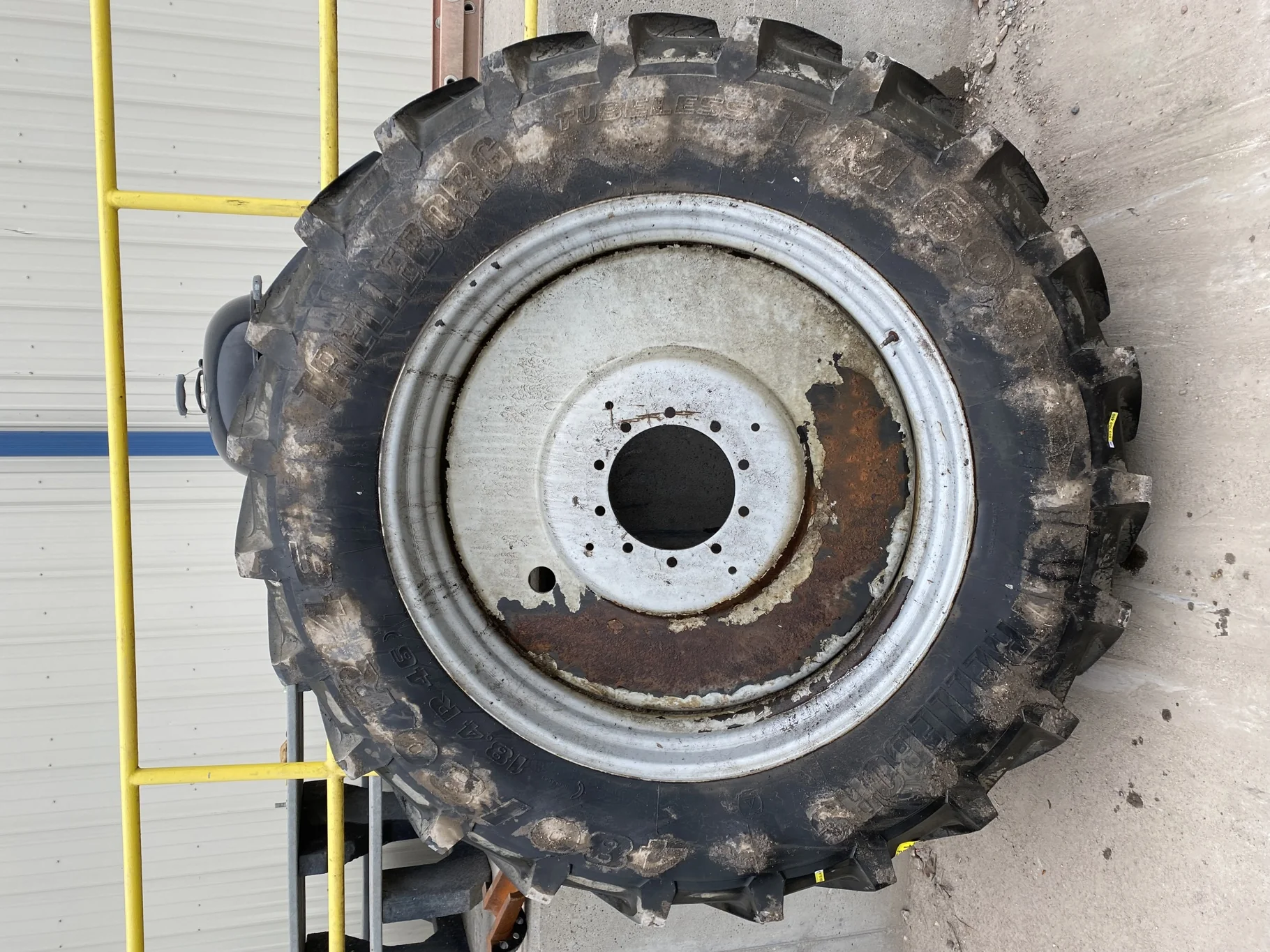Used 480/80R46 Trelleborg TM600 R1W 158A8 90% on 16 x 46 10-13-11 Dual Yellow Wheel image 3