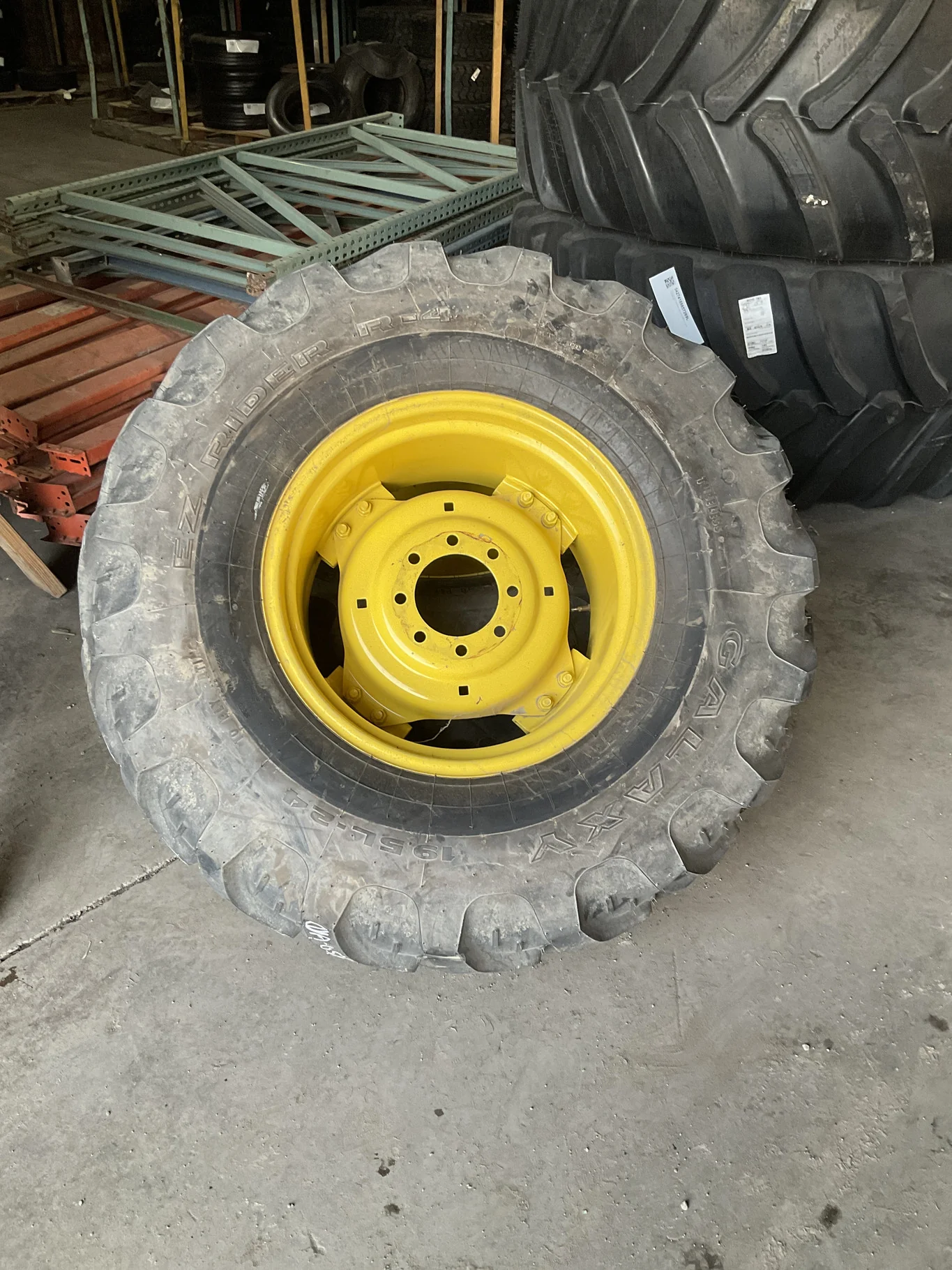 Take-Off 19.5L-24 146A9 Galaxy EZ Rider TL R-4 95-100% On 8-8-6 9.625"BS Yellow 4/2 Clamp Wheel/Disc
