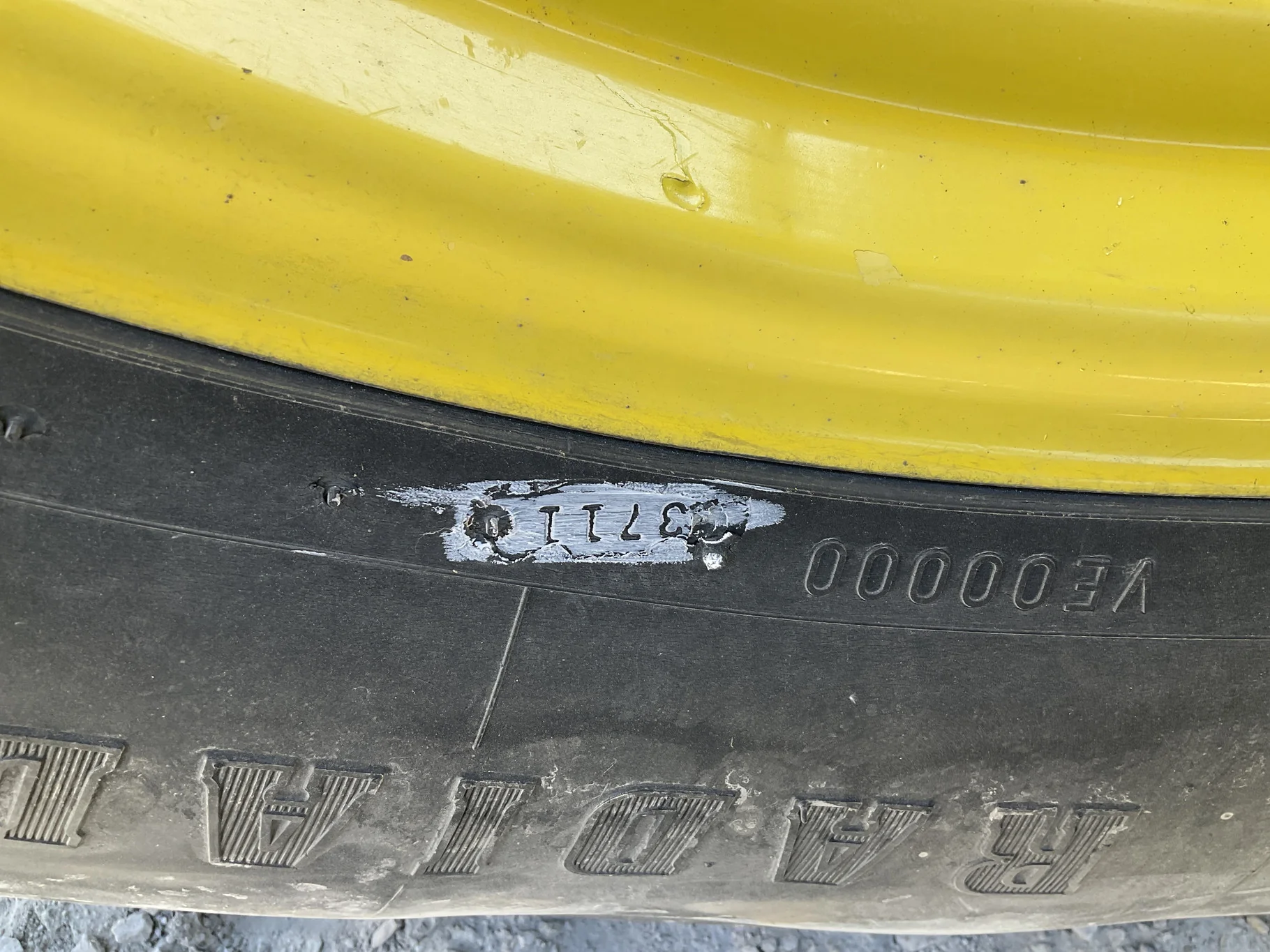 Used 540/65R30 150A8 Firestone Radial 9000 TL R-1W 65-70% On 15 x 30 12-16.732-14.04 Waffle 2 Bolt image 5