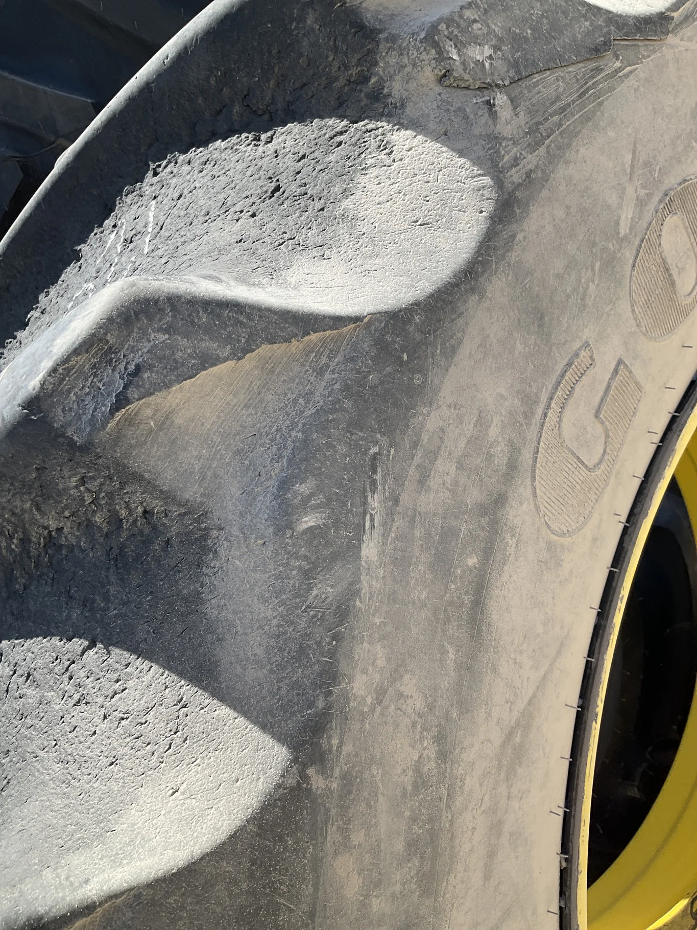 Used 710/70R38 166A8 Goodyear DT820 TL R-1W70-75% On 23 x 38 12-32.047-30.08 Rim & Rail Yellow Wheel image 3