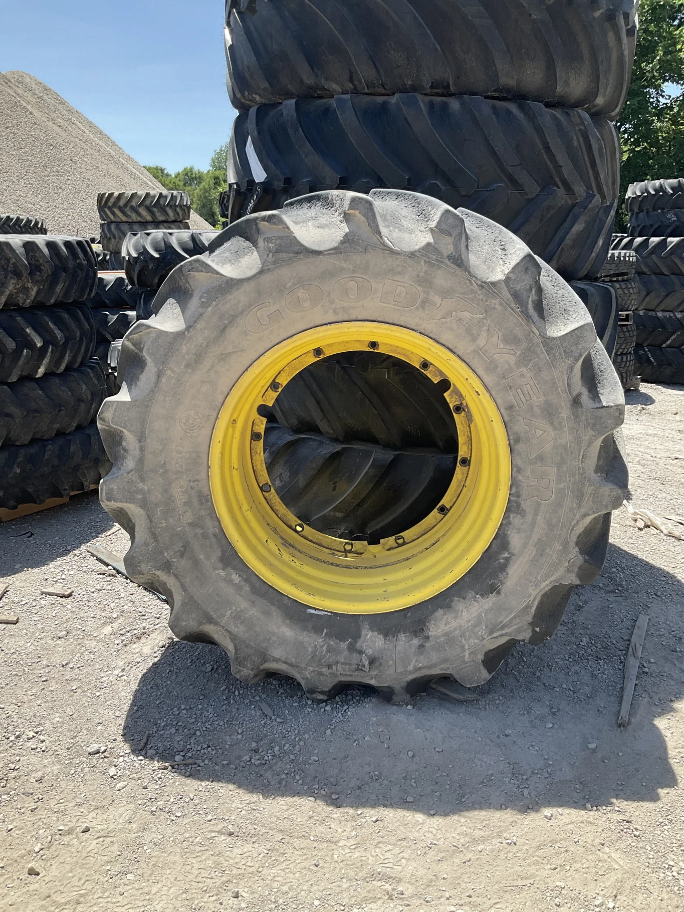 Used 710/70R38 166A8 Goodyear DT820 TL R-1W70-75% On 23 x 38 12-32.047-30.08 Rim & Rail Yellow Wheel image 6