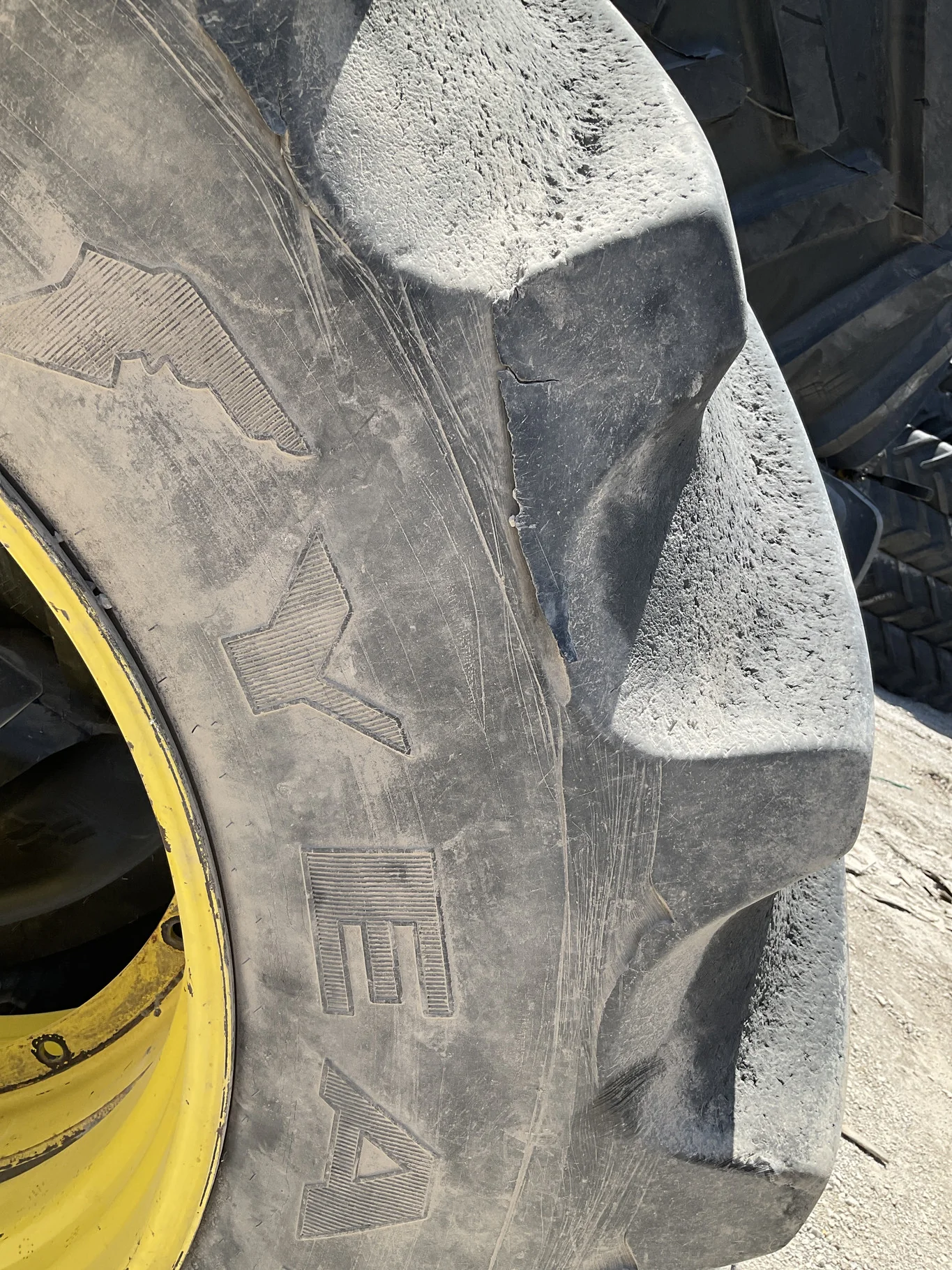 Used 710/70R38 166A8 Goodyear DT820 TL R-1W70-75% On 23 x 38 12-32.047-30.08 Rim & Rail Yellow Wheel image 7
