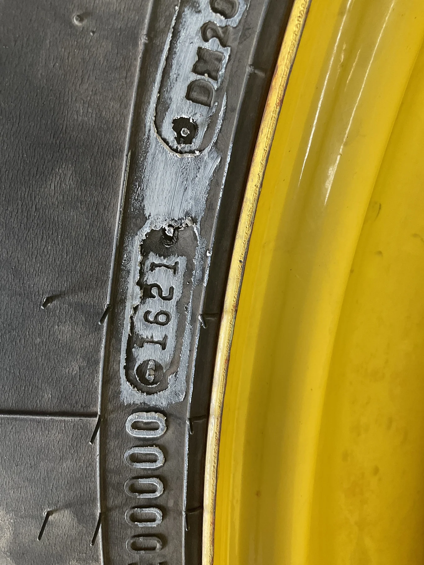 Used 580/85R42 159D Firestone DT23 TL R-1W 80-85% On 18 x 42 20-13.19-11.07 5.25"BS Yellow Dolly image 3
