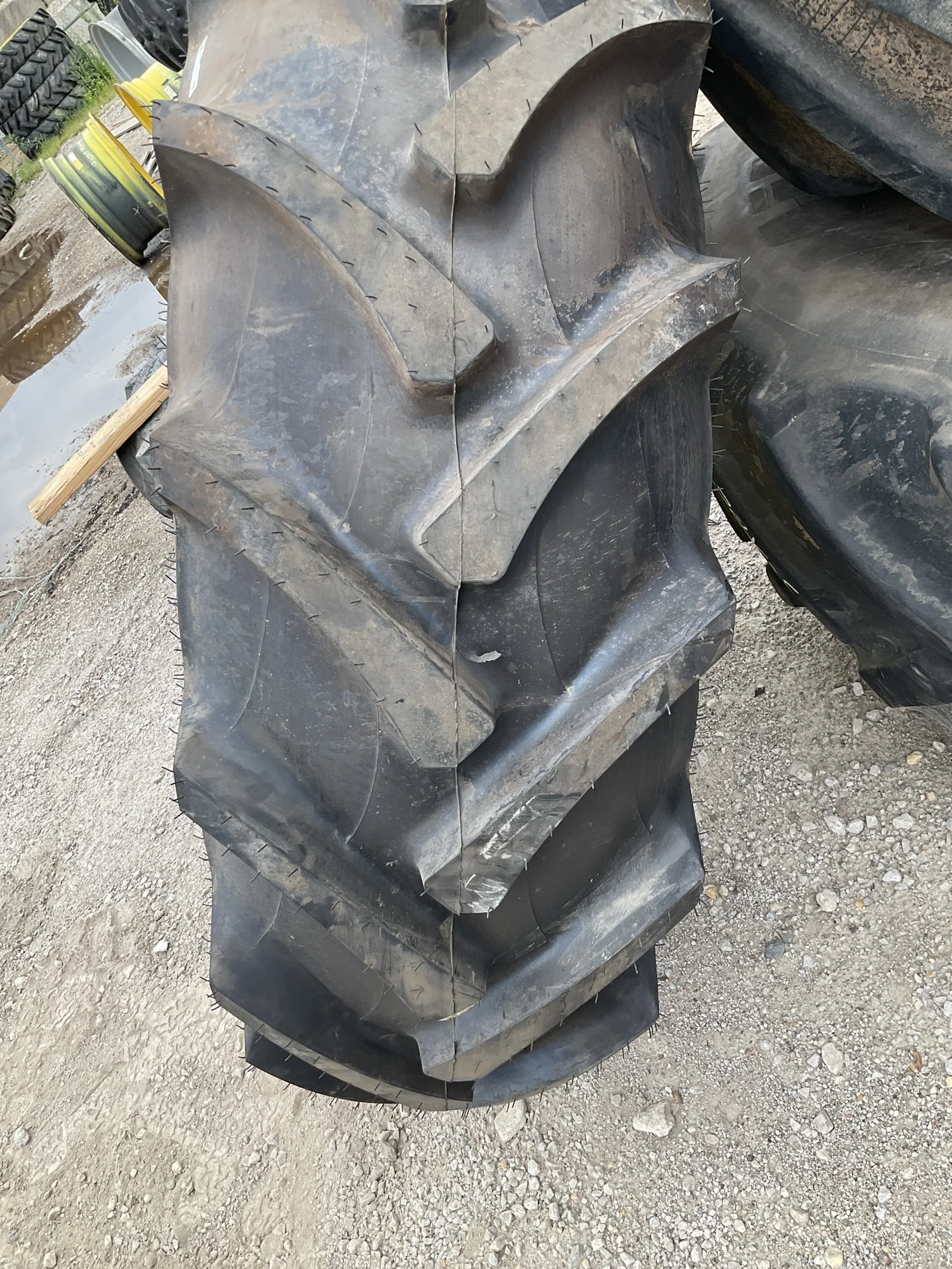 Take-Off 16.9-28 129A6 Galaxy AgriTrac2 TL R-1W 95-100% On 15 28 8-8-6 6.5"BS JD AG Yellow 4/2 Clamp image 2