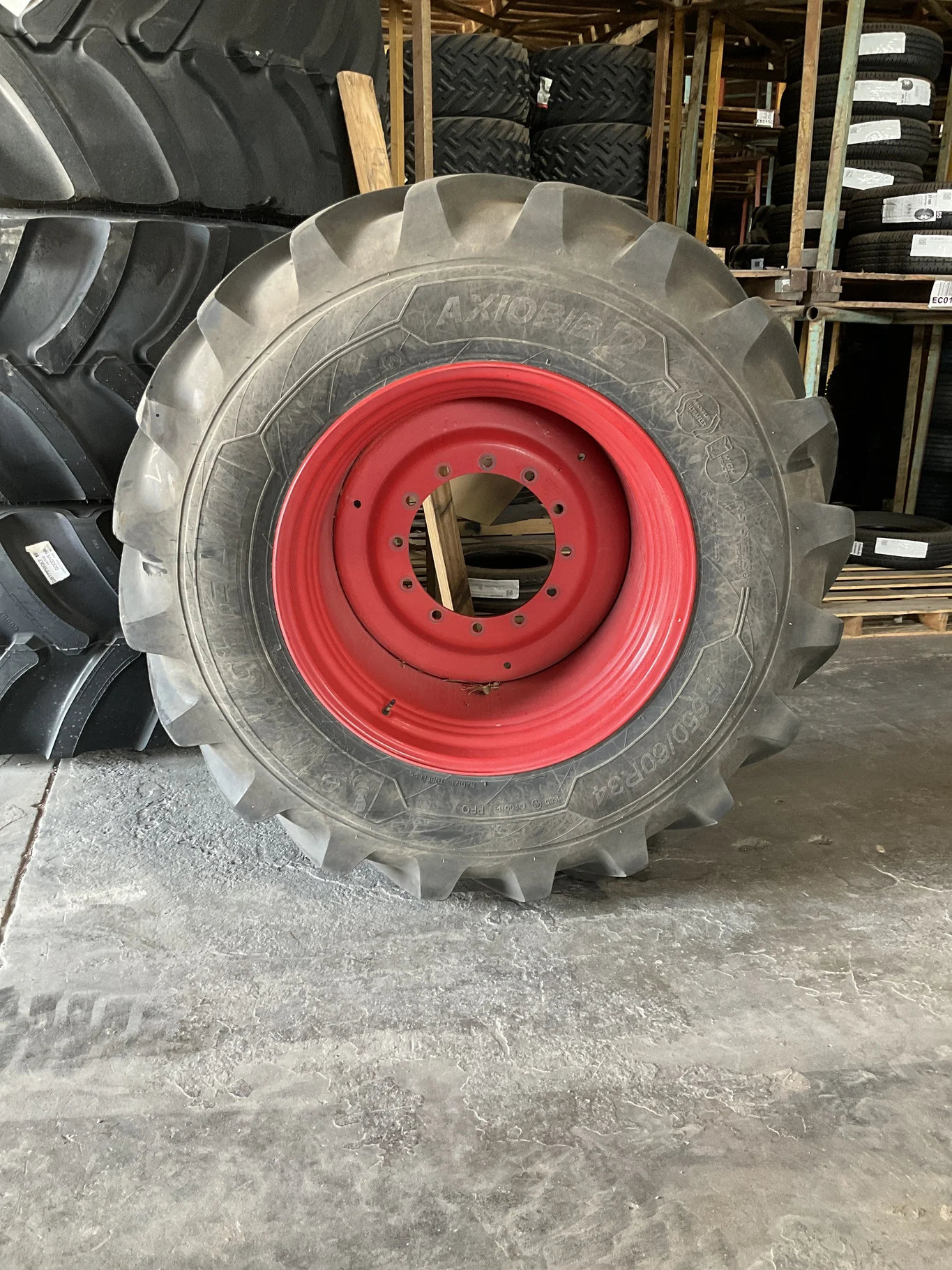 Used VF650/60R34 168D Michelin Axiobib2 TL R-1W 90-95% On 23 x 34 12-16.732-14.040 10"BS Fendt Red