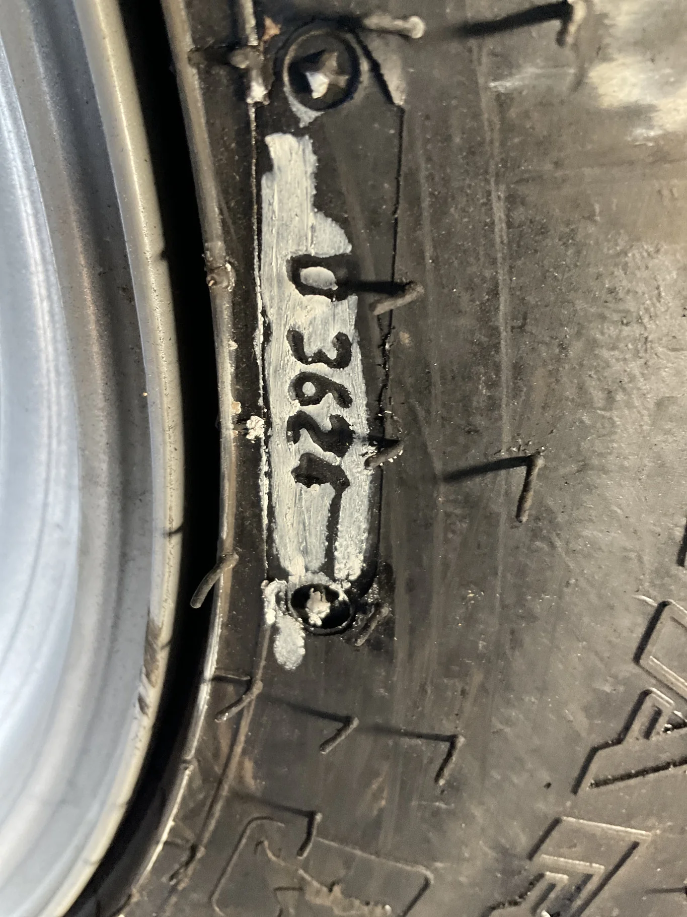 Take-Off 27x8.50-15 100A6 Galaxy The Marathoner TL R-4 95-100% On 7 x 15 6-6-4.62 4.25"BS AgcoSilver image 3