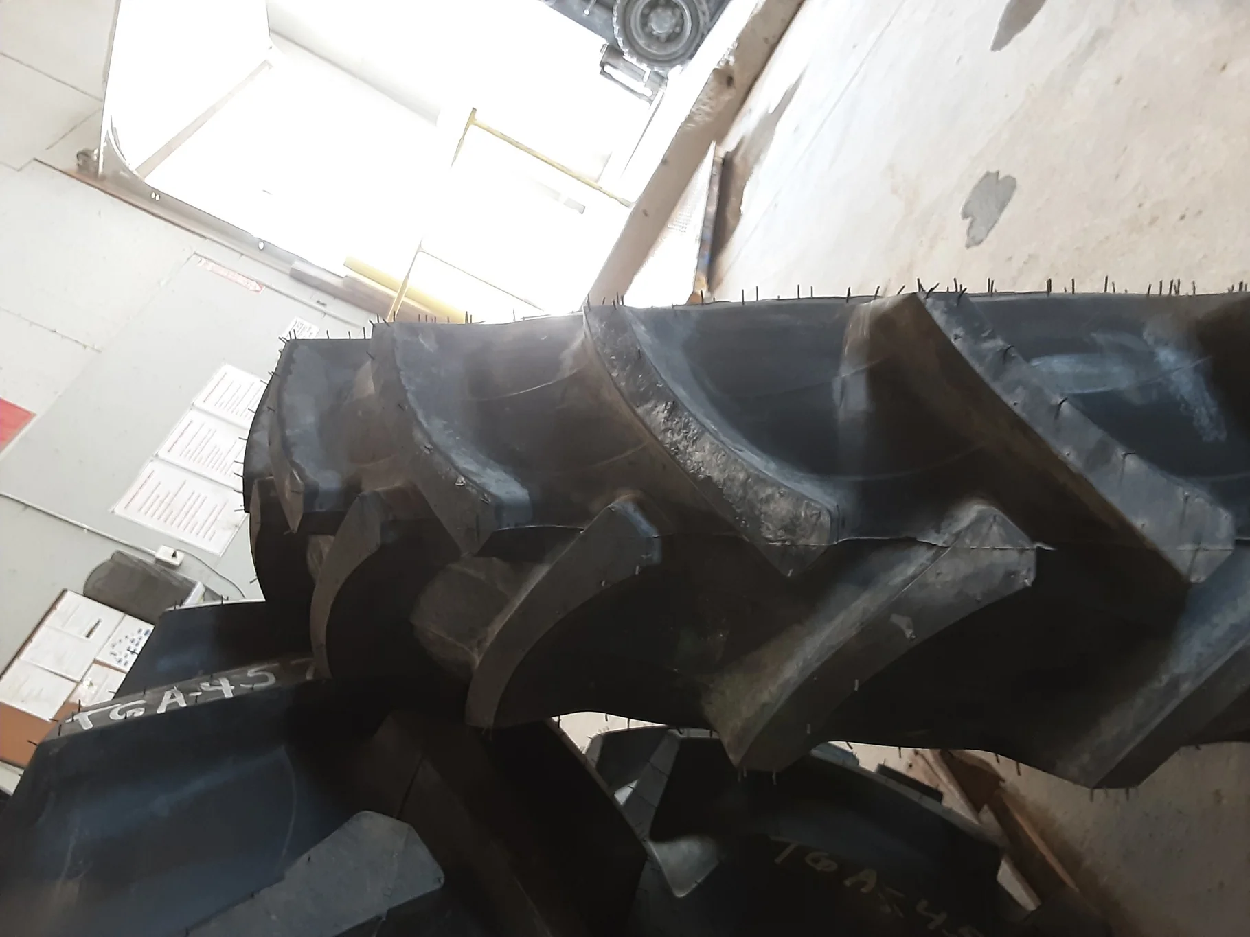 Take-Off 9.5-24 102A8 Galaxy Agritrac II R-1 TL On 8 x 24 8-10.875-8.75 GKN Yellow Wheel image 2