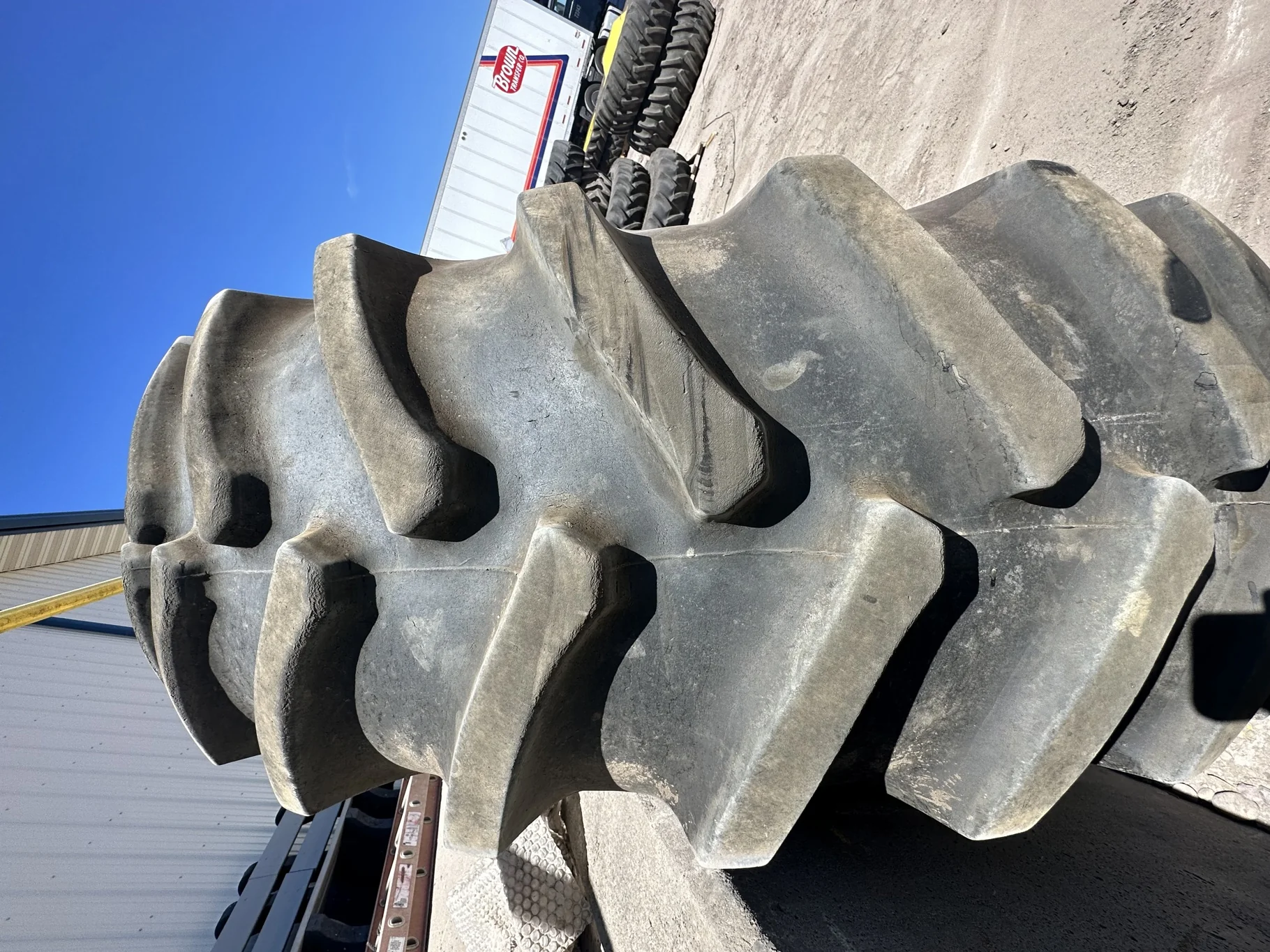 Used 520/85R42 Firestone Radial All Traction 23 R-1 157B TL 75% on 18 x 42 John Deere Yellow10 Bolt image 4