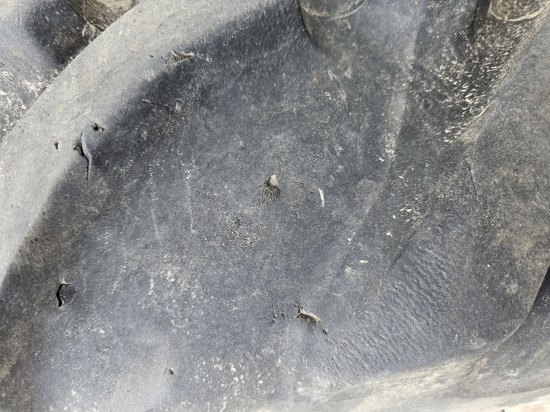 Used 70% 320/90R50 (12.4R50) Alliance 350 RC R1 153A8 on 10 x 50 JD 12-29.25-27.5 (4 groups of 3) image 5