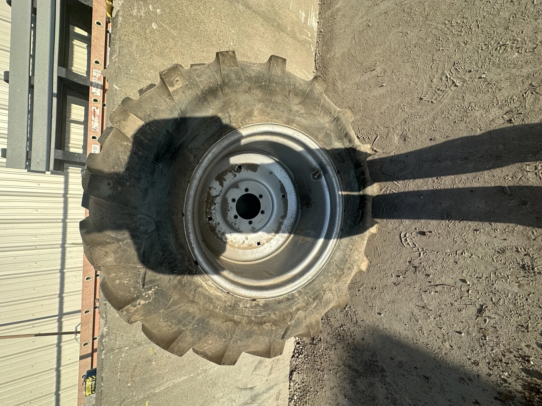 Take-Off 17.5L-24/8 Titan Industrial Tractor Lug R-4 TL On 15 X 24 6-20.25 6 Loop Silver Wheel image 2