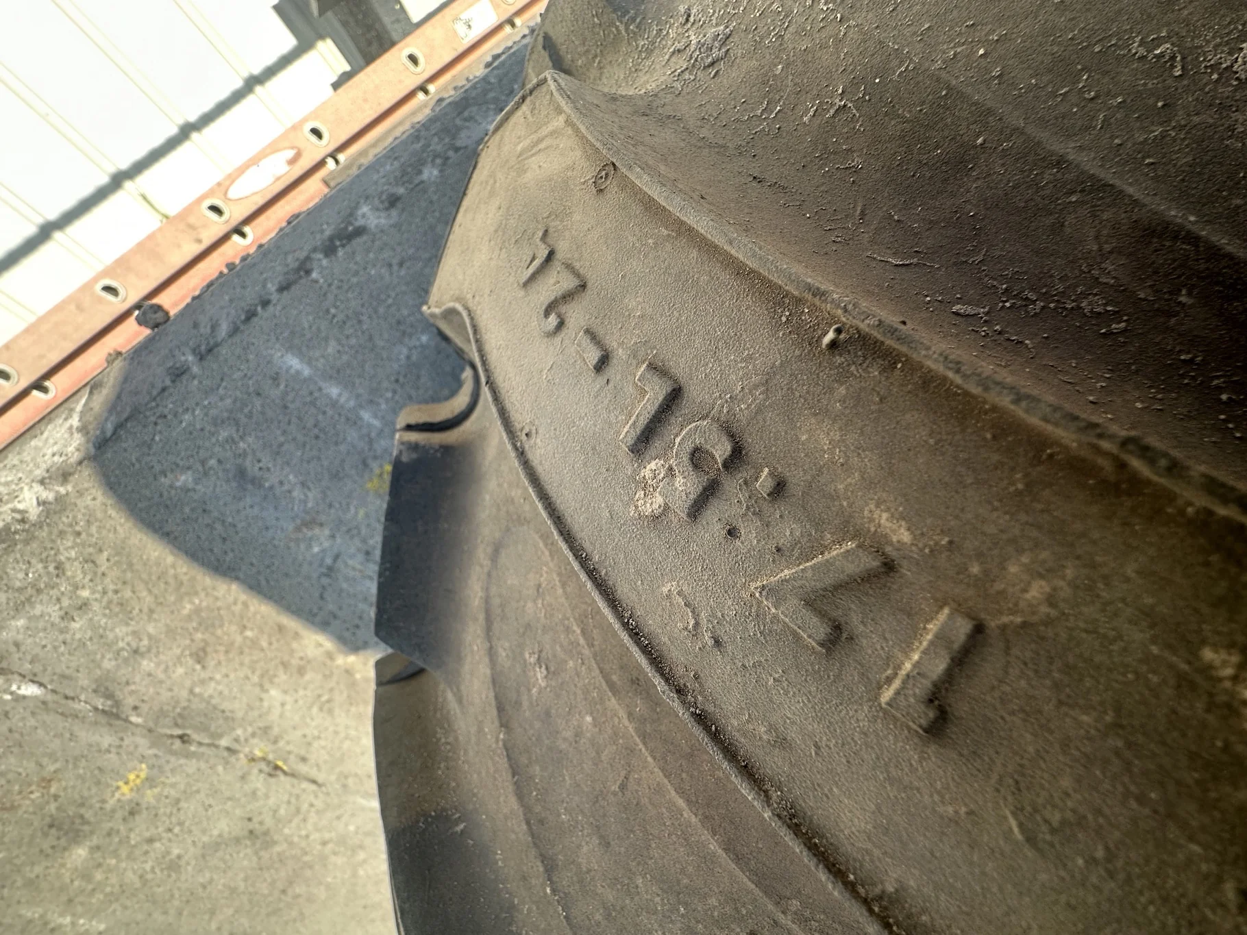 Take-Off 17.5L-24/8 Titan Industrial Tractor Lug R-4 TL On 15 X 24 6-20.25 6 Loop Silver Wheel image 5