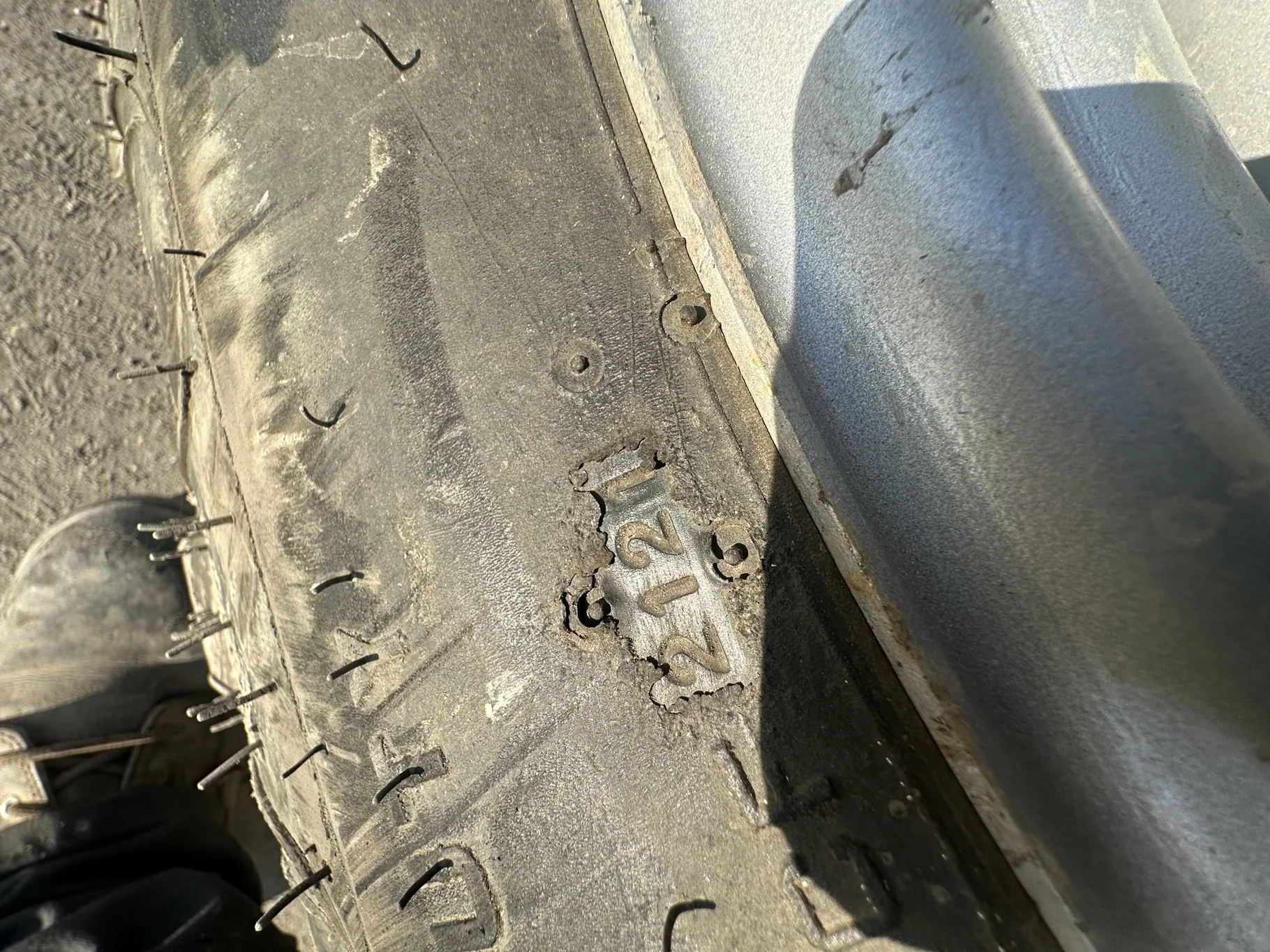 Take-Off 17.5L-24/8 Titan Industrial Tractor Lug R-4 TL On 15 X 24 6-20.25 6 Loop Silver Wheel image 6
