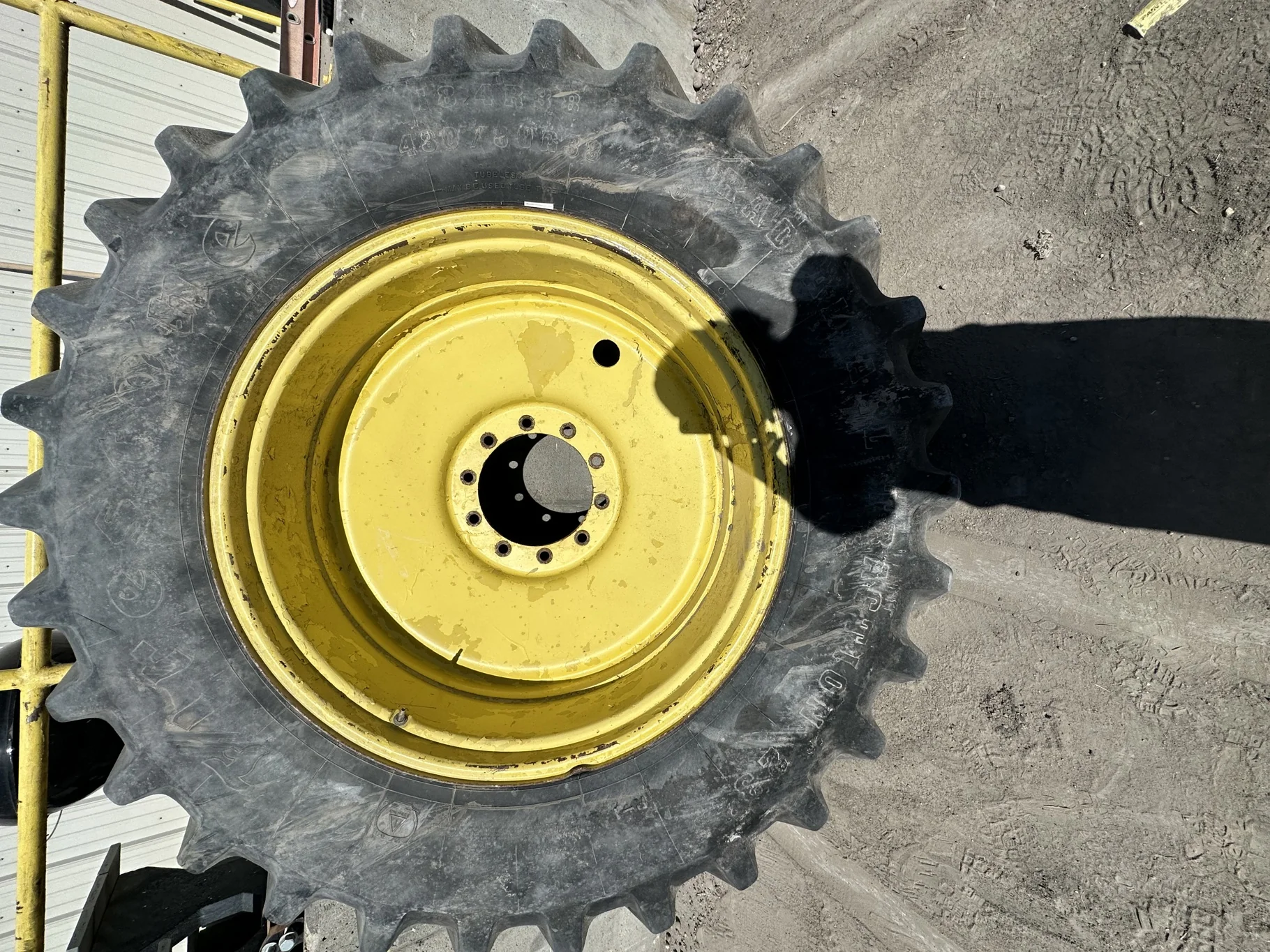 Used 75% 650/65R38 Alliance 360 Super Power Drive Radial R-1W (171D) TL on a 18 x 38 JD Yellow image 2