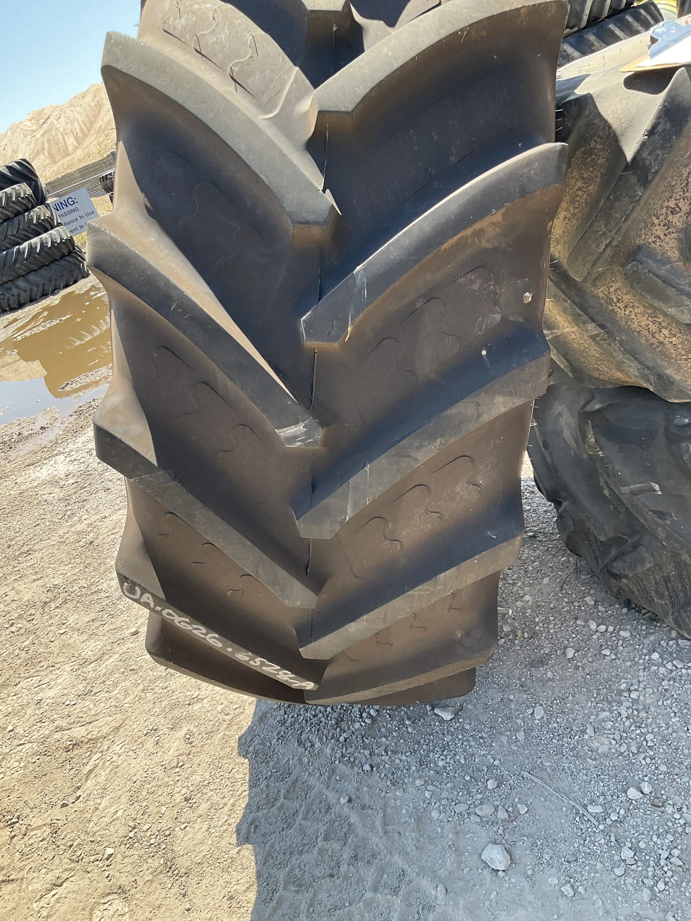 Used 710/70R38 166D BKT Agrimax RT765M TL R-1W 85-90% On 23X 38 12-32.047-30.078 9"BS Titan Yellow image 2
