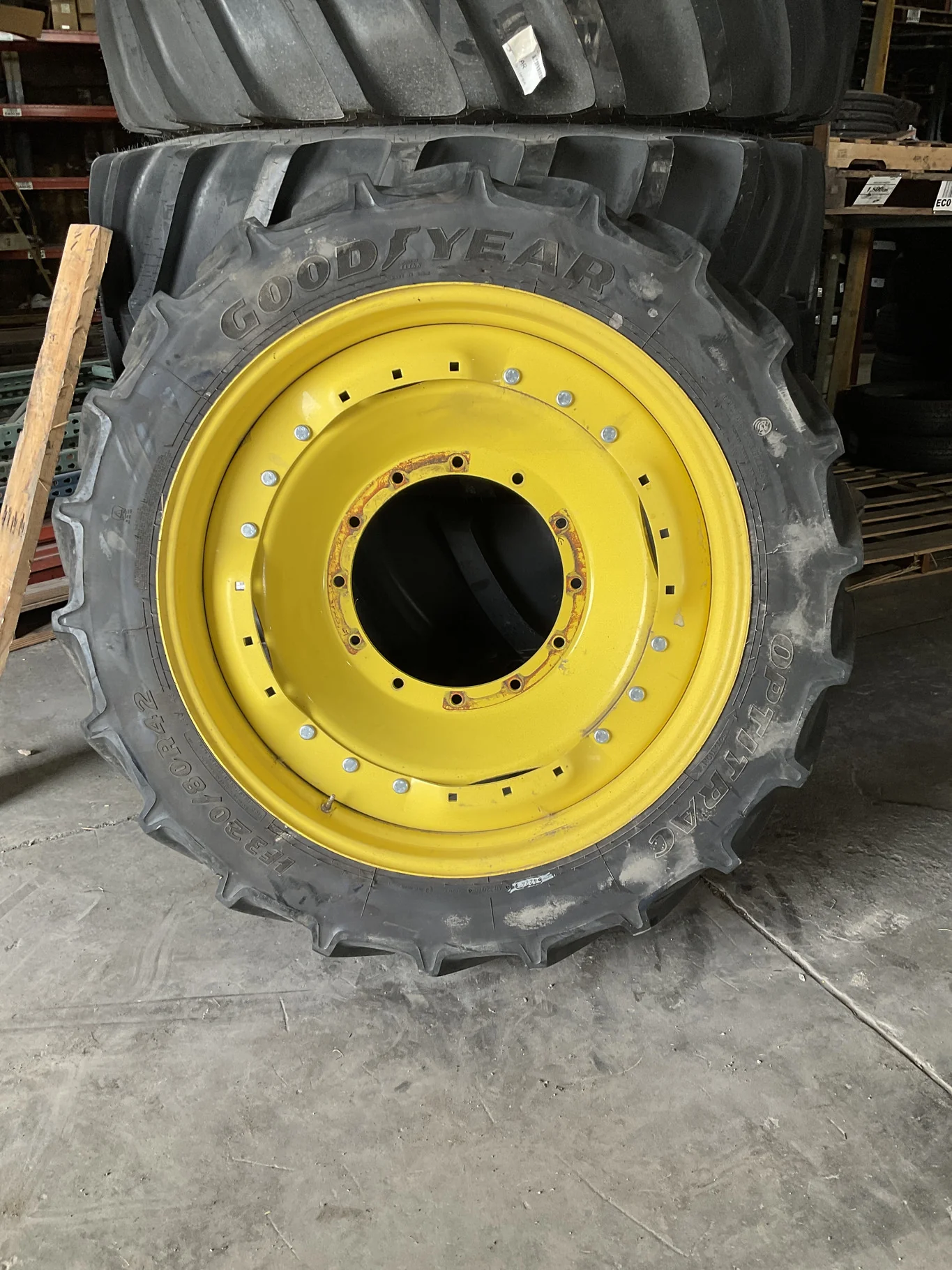 Used IF320/80R42 150D Goodyear Optitrac TL R-1W 90-95% On 10 x 42 12-19.685-17.651 2"BS Yellow