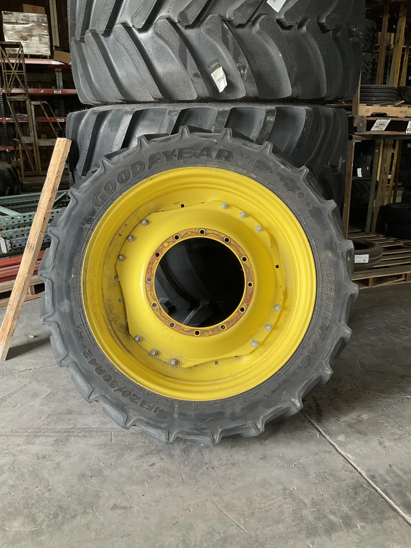 Used IF320/80R42 150D Goodyear Optitrac TL R-1W 90-95% On 10 x 42 12-19.685-17.651 2"BS Yellow image 2