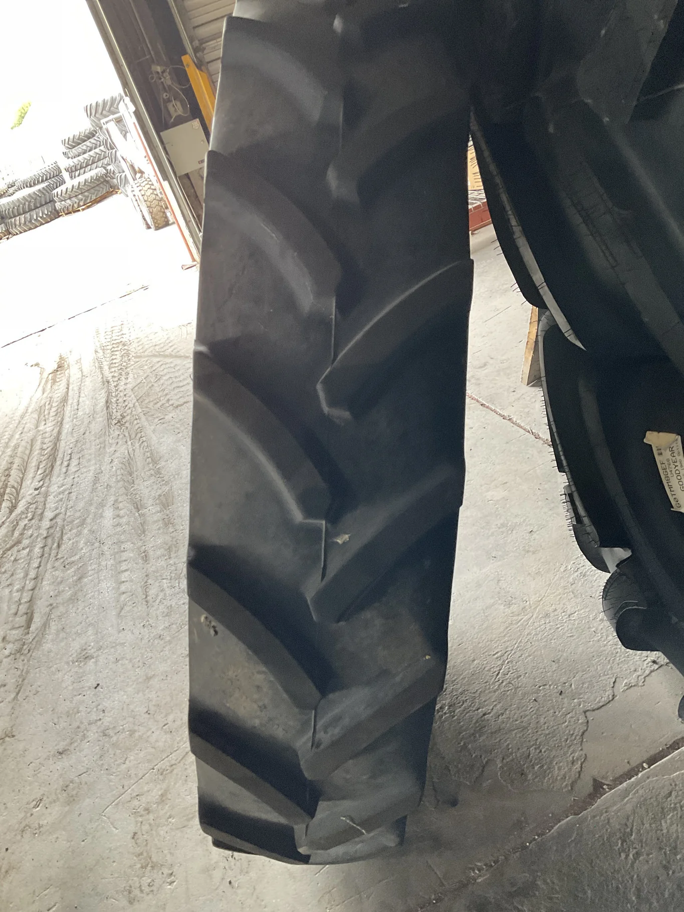 Used IF320/80R42 150D Goodyear Optitrac TL R-1W 90-95% On 10 x 42 12-19.685-17.651 2"BS Yellow image 3