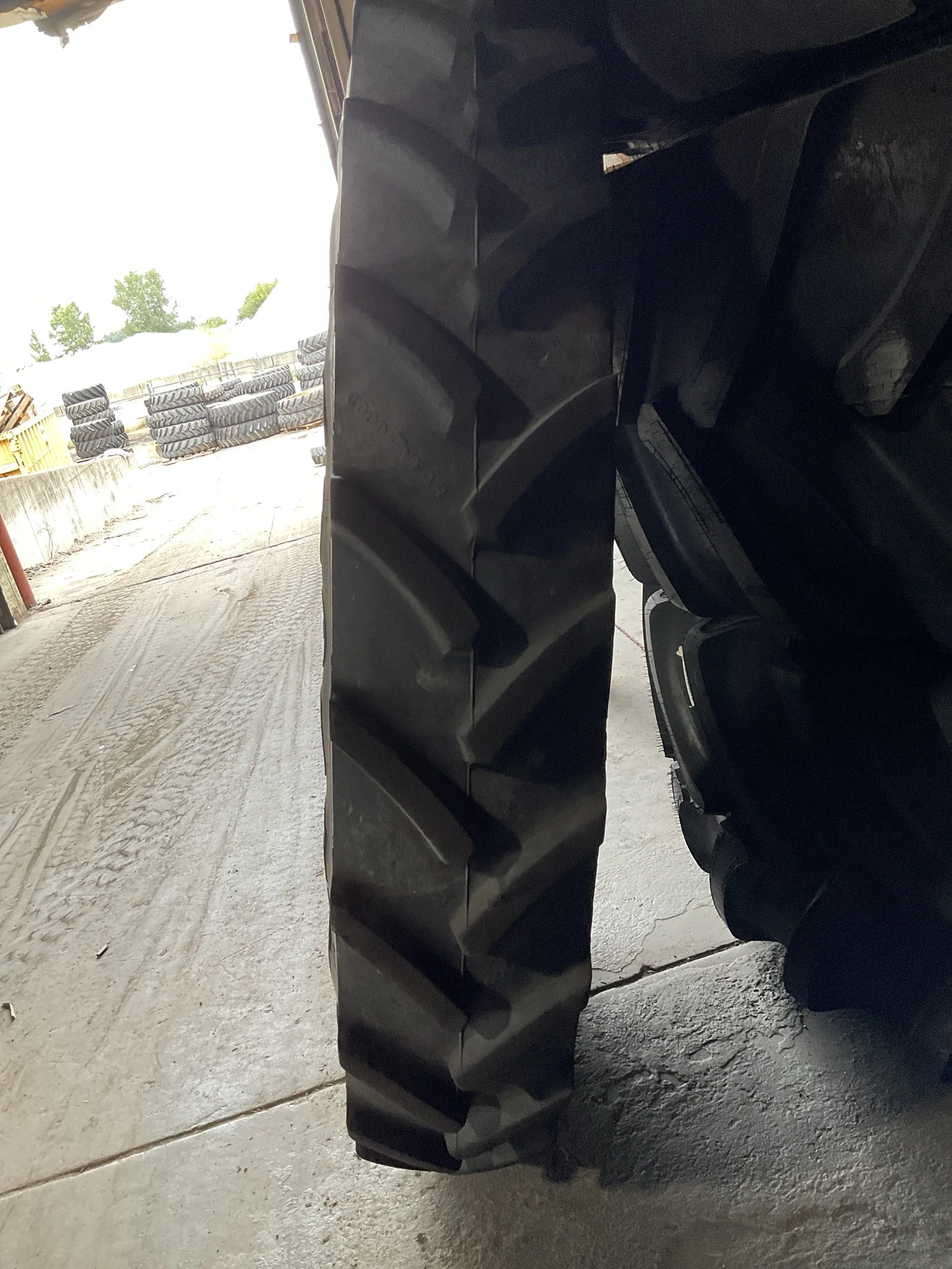 Used 320/105R54 166D Goodyear Optitrac TL R-1W 90-95% On 10 x 54 12-32.047-30.078 3"BS Yellow image 2