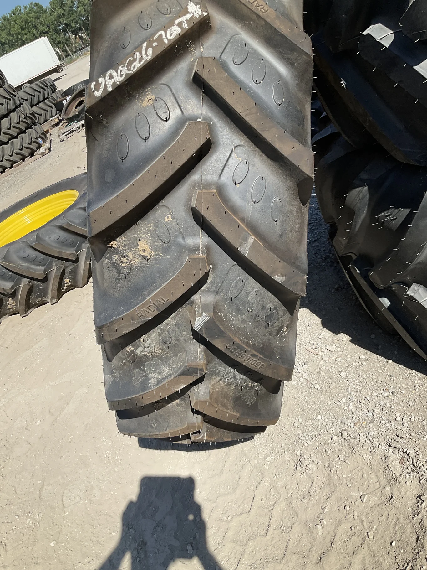 Take-Off 460/85R34 147A8 BKT AgriMax RT855 TL R-1W 95-100% On 15 x 34 8-8-6 12.75"BS Wil Yellow image 2