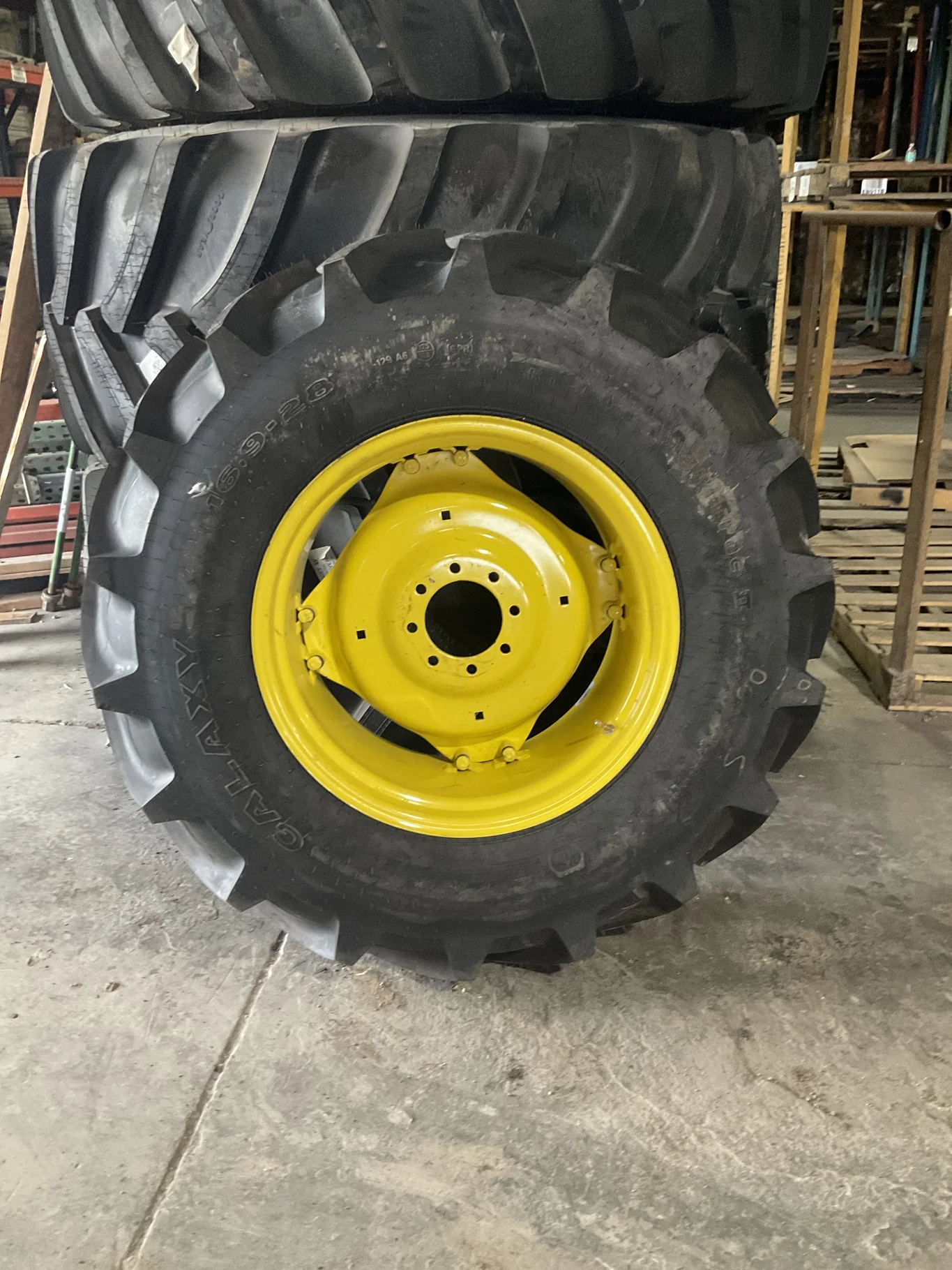 Take-Off 16.9-28 125A8 Galaxy AgriTrac 2 TL R-1 95-100% On 15 x 28 8-8-6 9.125"BS Yellow 4/2 Clamp image 2