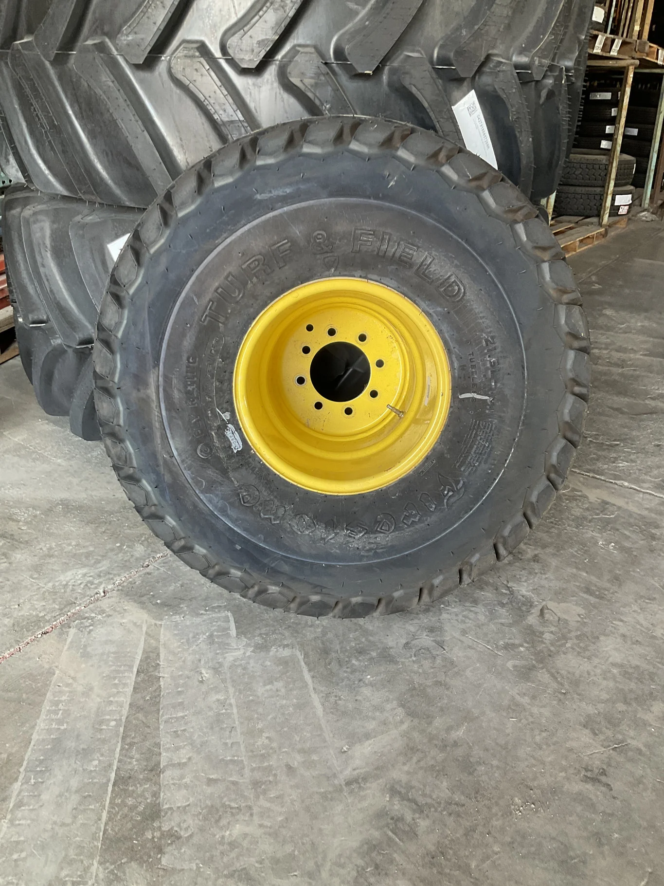 Take-Off 21.5L-16.1 6-Ply Firestone Turf & Field TL R-3 95-100% On 18 x 16.1 8-8-6 5.50"BS Yellow