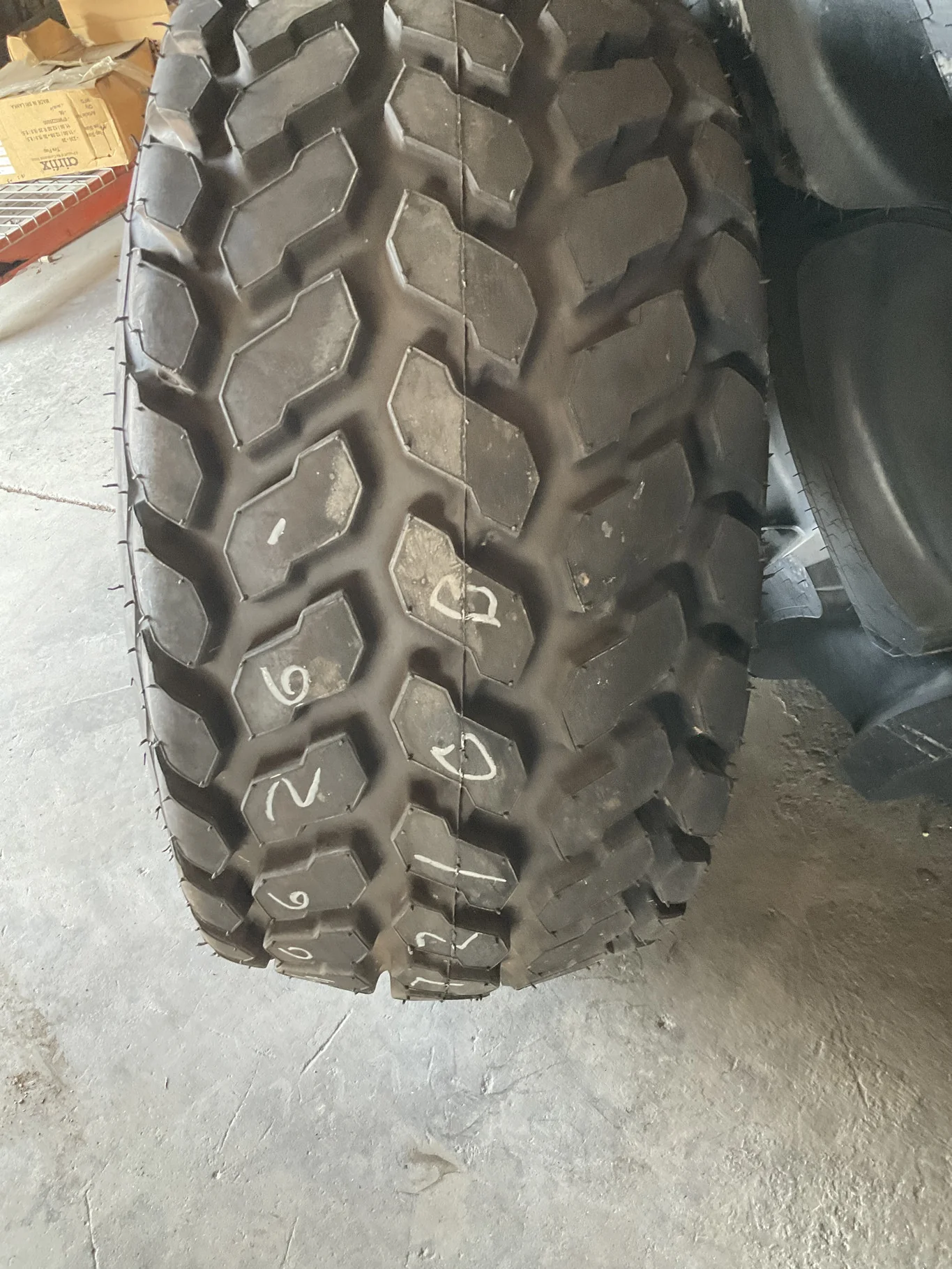 Take-Off 21.5L-16.1 6-Ply Firestone Turf & Field TL R-3 95-100% On 18 x 16.1 8-8-6 5.50"BS Yellow image 2