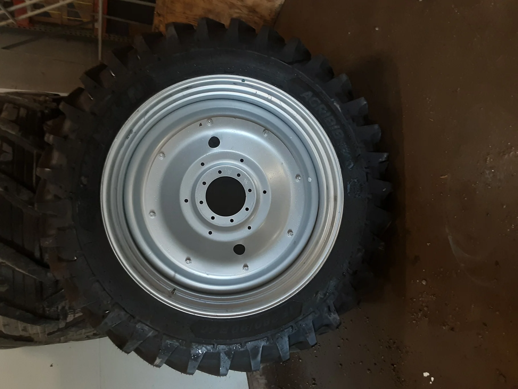 Take-Off IF380/90R46 165A8/B Michelin AgriBib RC R1W TL 12 x 46 8-10.875-8.625 CIH Silver Wheel/Disc